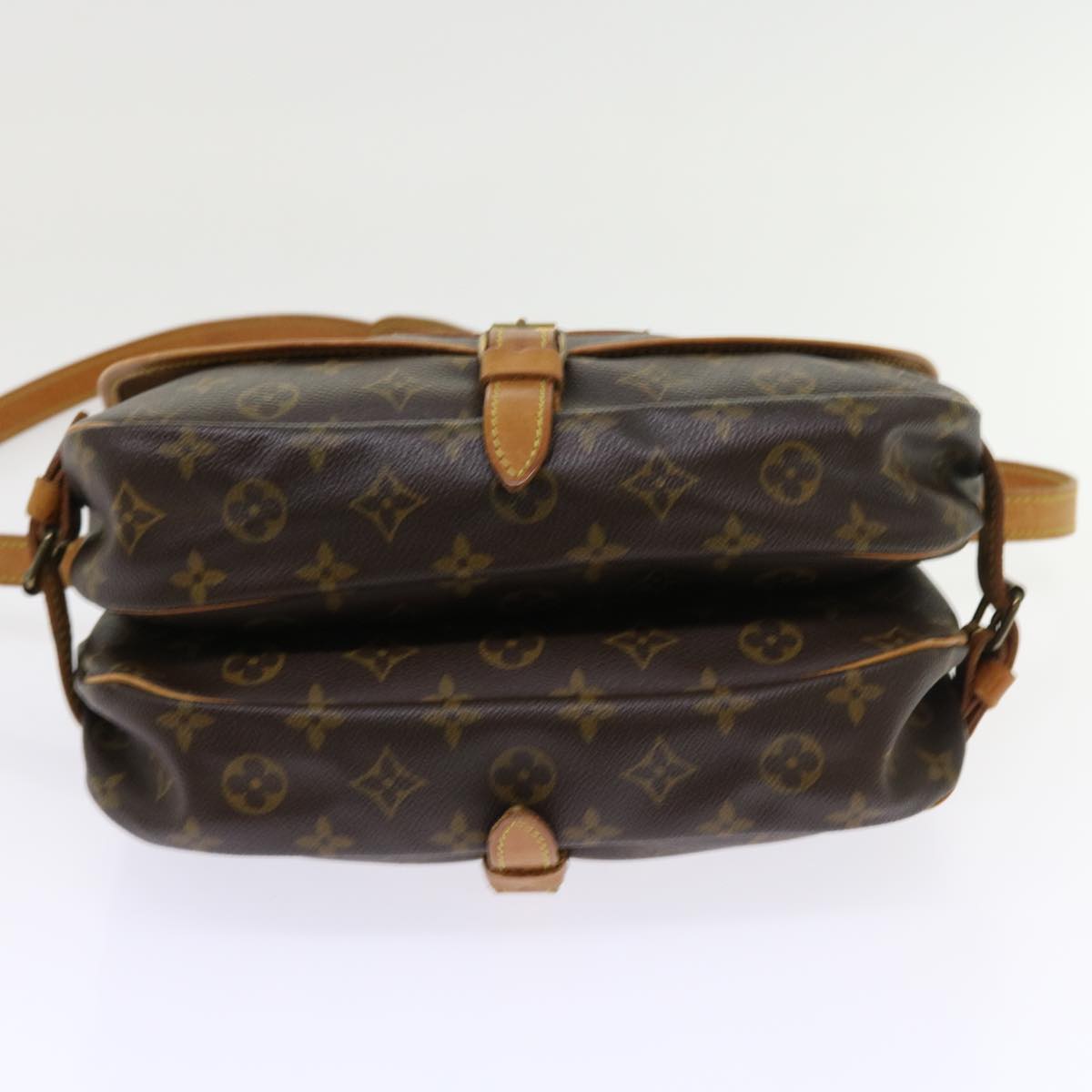 LOUIS VUITTON Monogram Saumur 30 Shoulder Bag M42256 LV Auth 52649