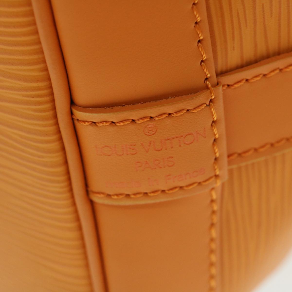 LOUIS VUITTON Epi Noe Shoulder Bag Orange Mandarin M5900H LV Auth 52710