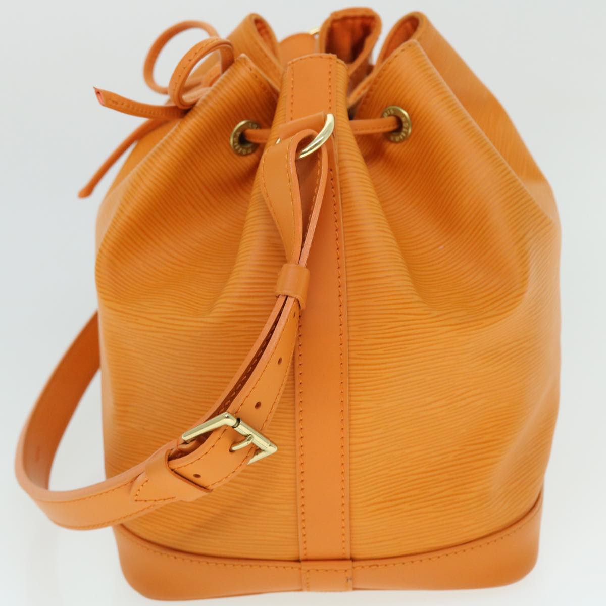 LOUIS VUITTON Epi Noe Shoulder Bag Orange Mandarin M5900H LV Auth 52710