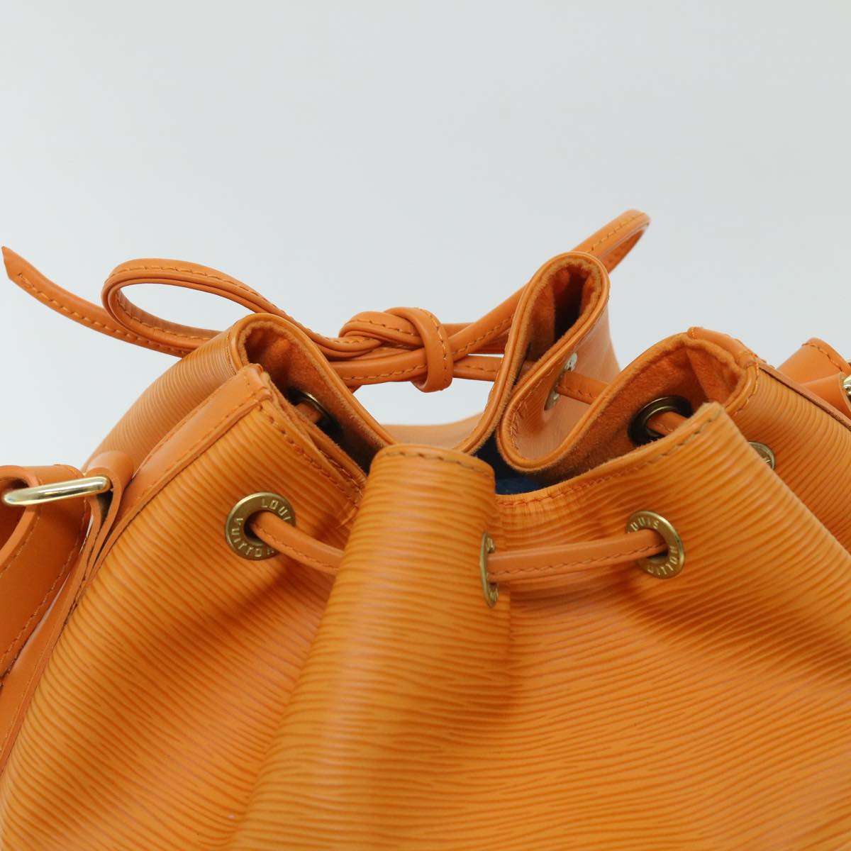 LOUIS VUITTON Epi Noe Shoulder Bag Orange Mandarin M5900H LV Auth 52710