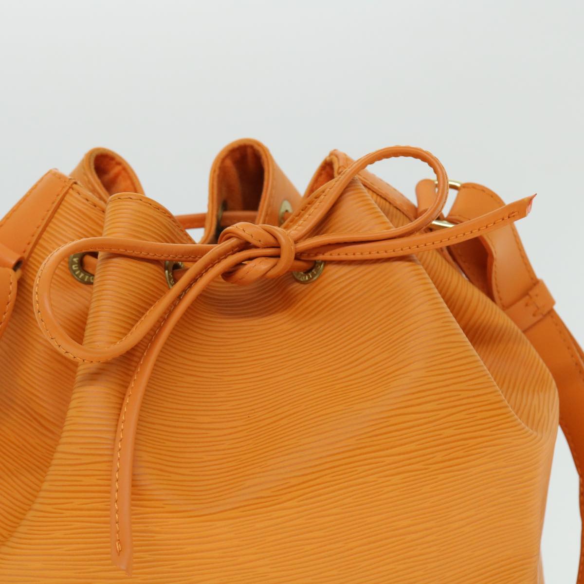 LOUIS VUITTON Epi Noe Shoulder Bag Orange Mandarin M5900H LV Auth 52710