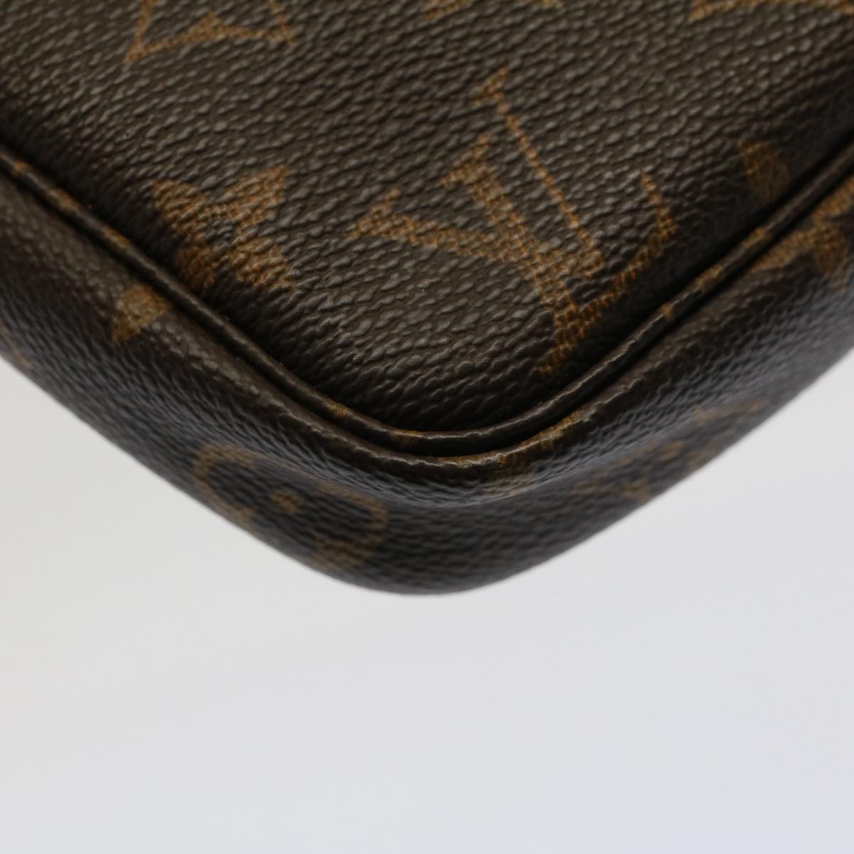 LOUIS VUITTON Monogram Pochette Accessoires Pouch M51980 LV Auth 52824