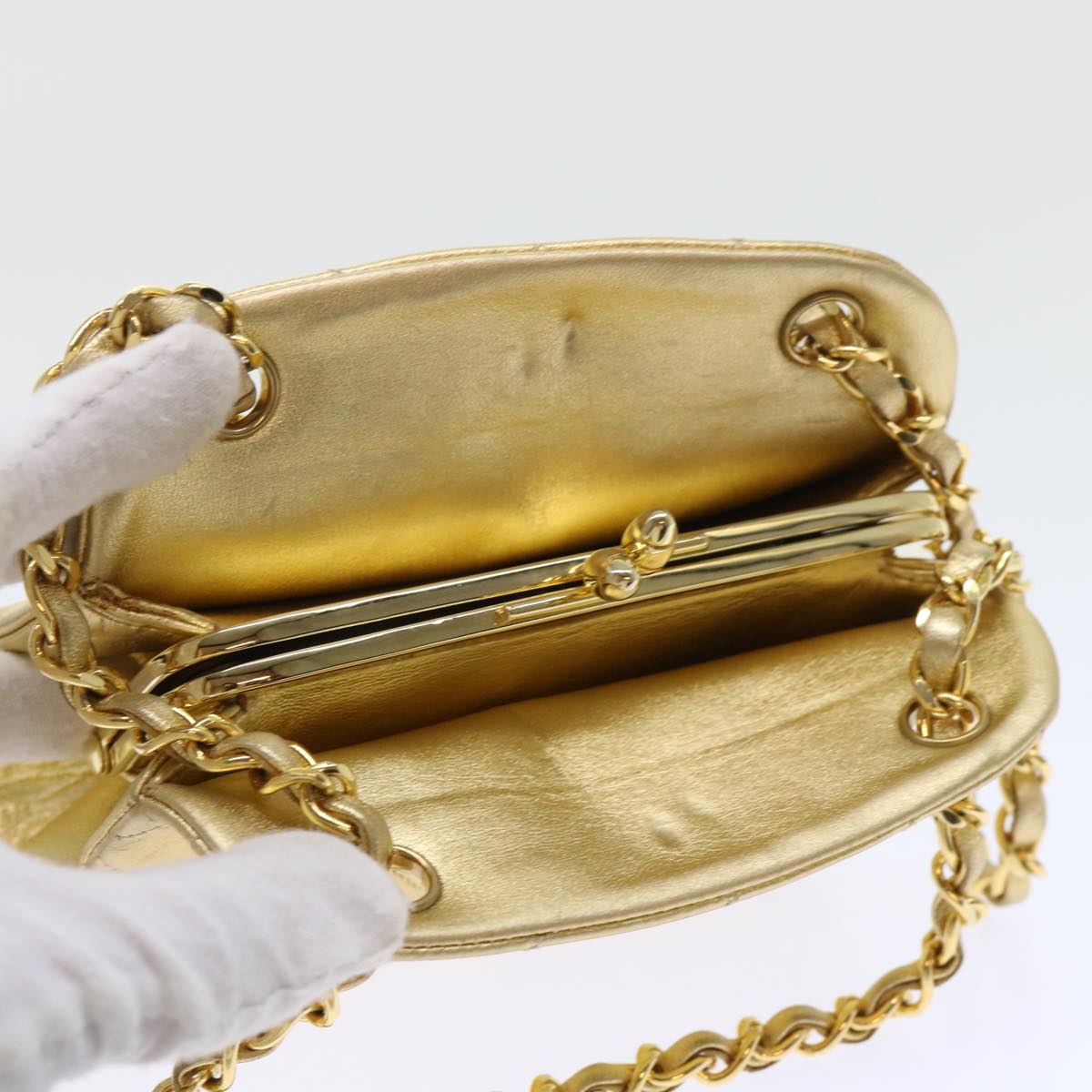 CHANEL Matelasse Chain Shoulder Bag Leather Gold CC Auth 53015SAM