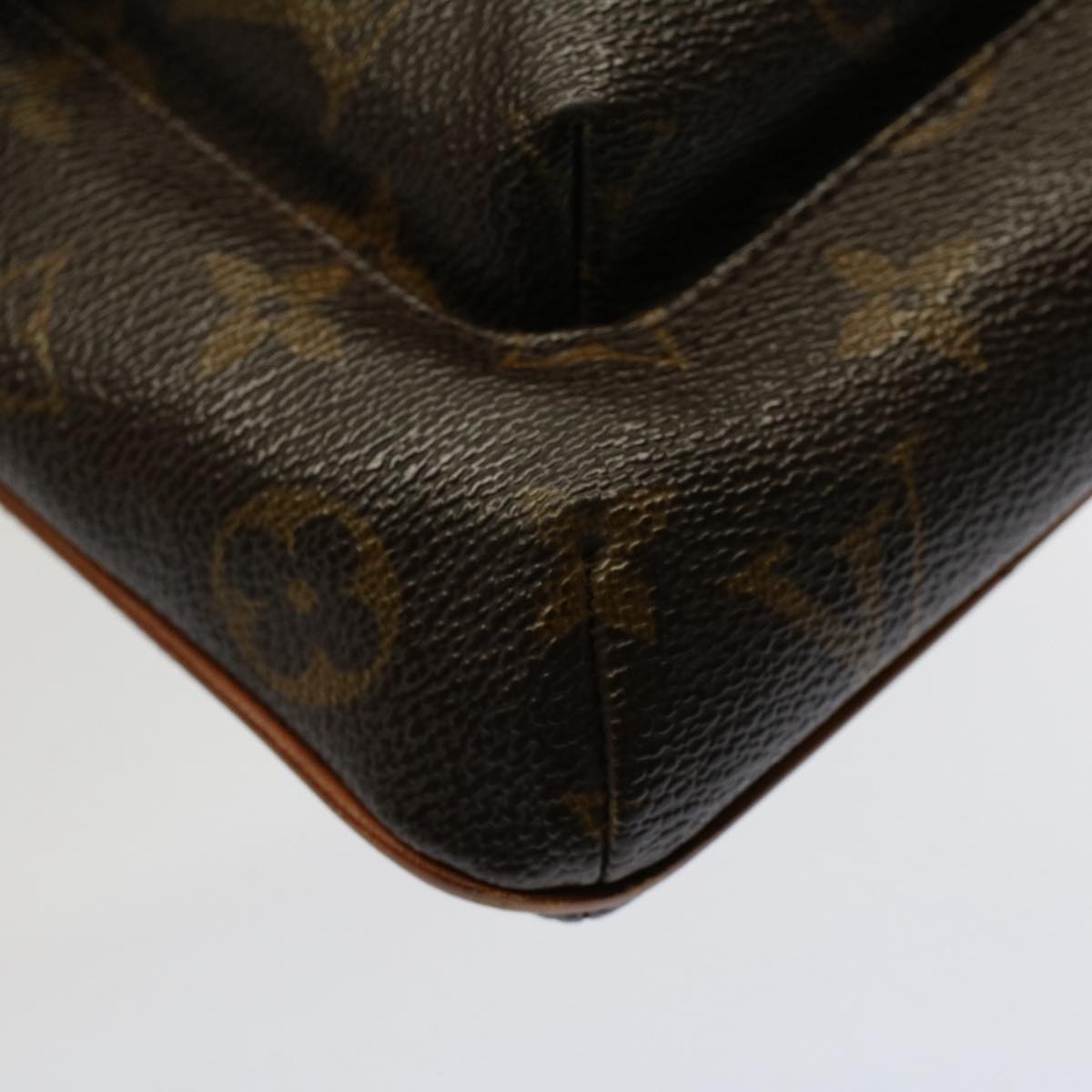 LOUIS VUITTON Monogram Partition Pouch M51901 LV Auth 53162