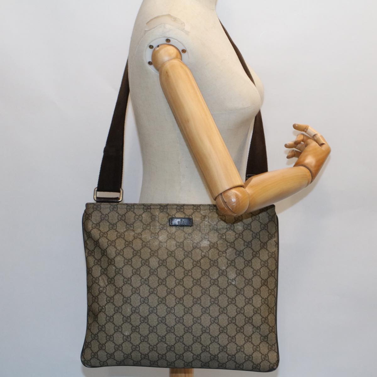 GUCCI GG Canvas Shoulder Bag Coated Canvas Beige Auth 53267