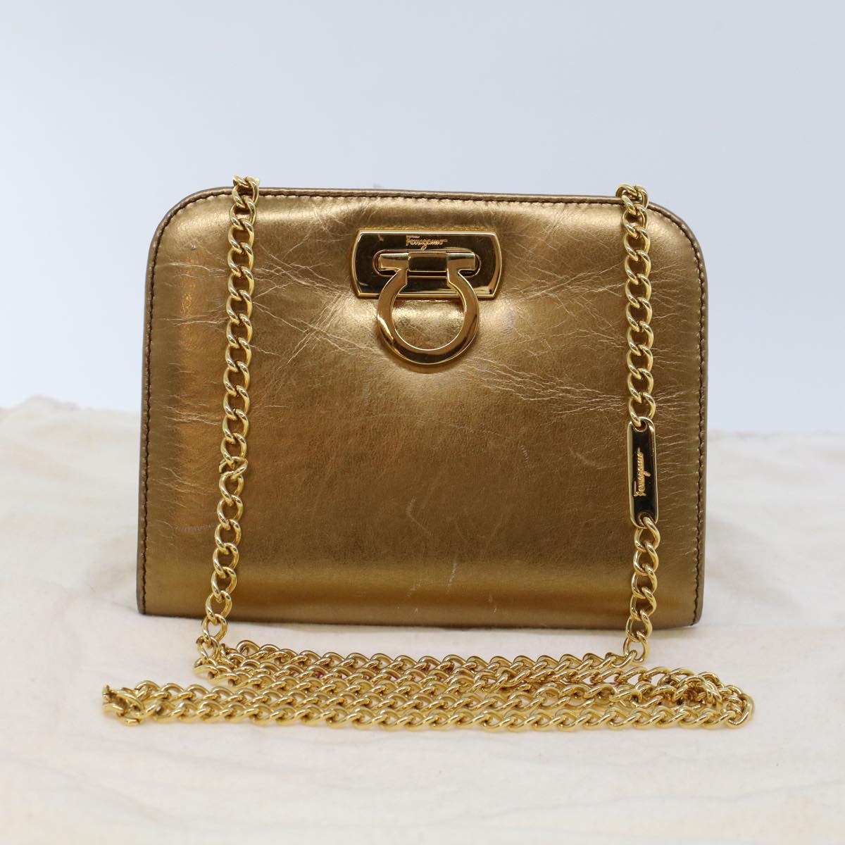 Salvatore Ferragamo Gancini Chain Shoulder Bag Leather Gold Auth 53278