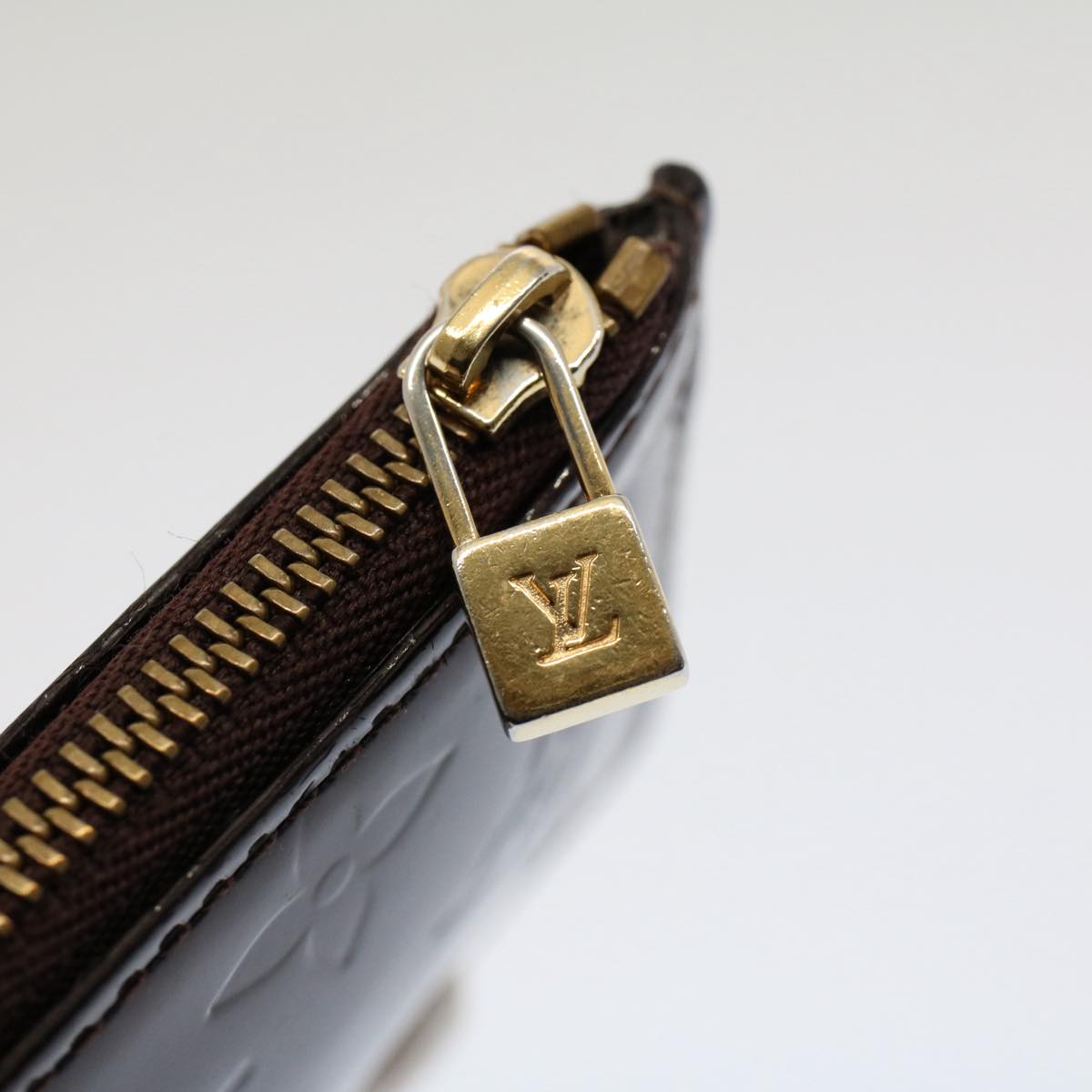 LOUIS VUITTON Monogram Vernis Pochette Cles Purse Amarante M93557 LV Auth 53475