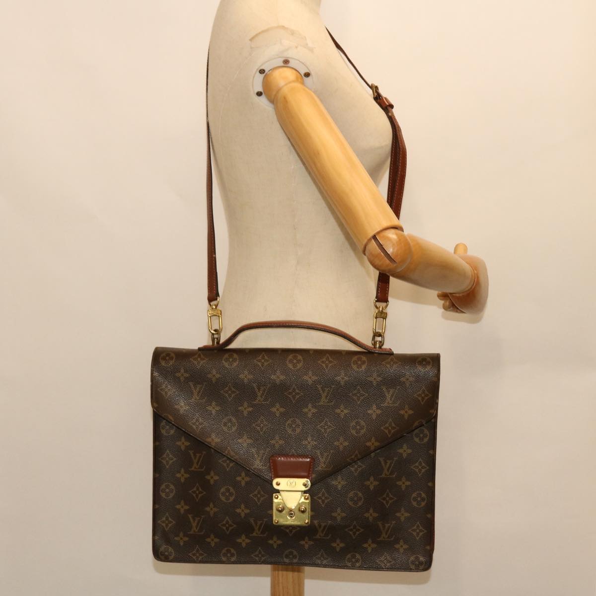 LOUIS VUITTON Monogram Porte Documents Bandouliere Bag 2way M53338 LV Auth 53575