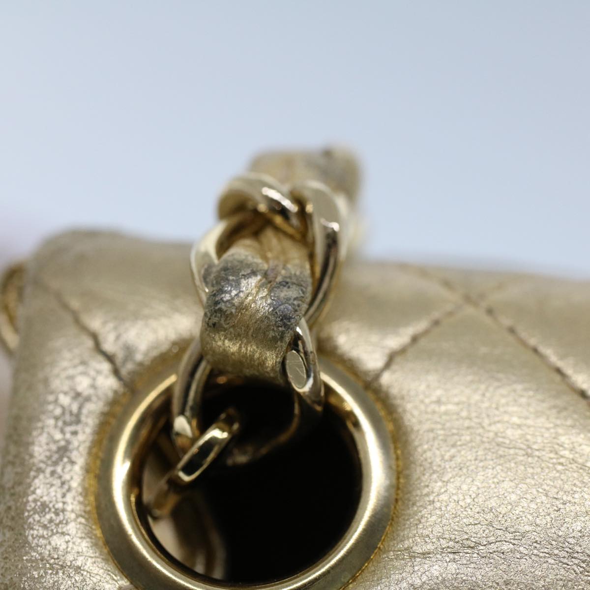 CHANEL Matelasse 17 Turn Lock Chain Shoulder Bag Lamb Skin Gold CC Auth 53752SA