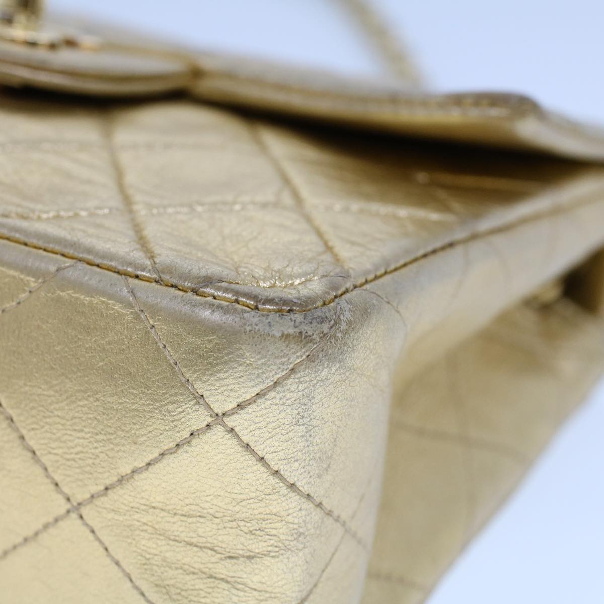 CHANEL Matelasse 17 Turn Lock Chain Shoulder Bag Lamb Skin Gold CC Auth 53752SA