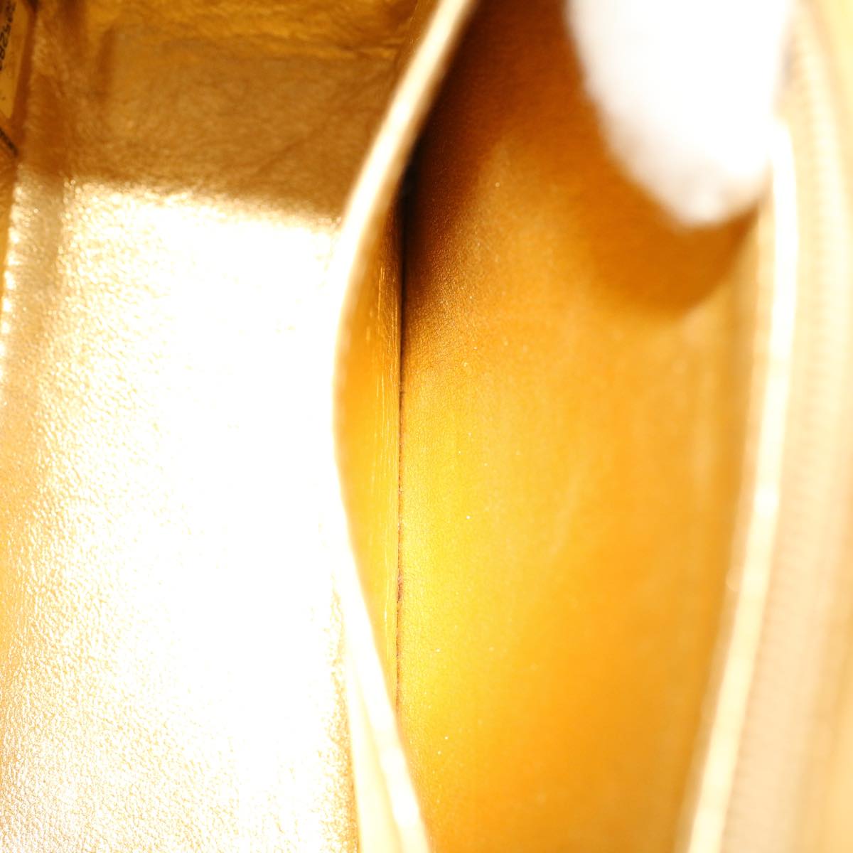 CHANEL Matelasse 17 Turn Lock Chain Shoulder Bag Lamb Skin Gold CC Auth 53752SA