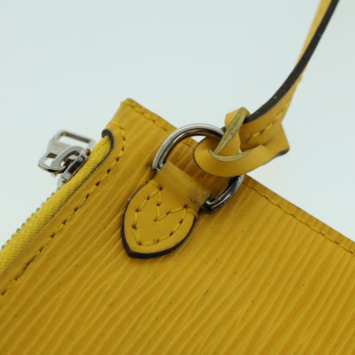 LOUIS VUITTON Epi Neverfull MM Pouch Pouch Yellow Mimosa LV Auth 53875