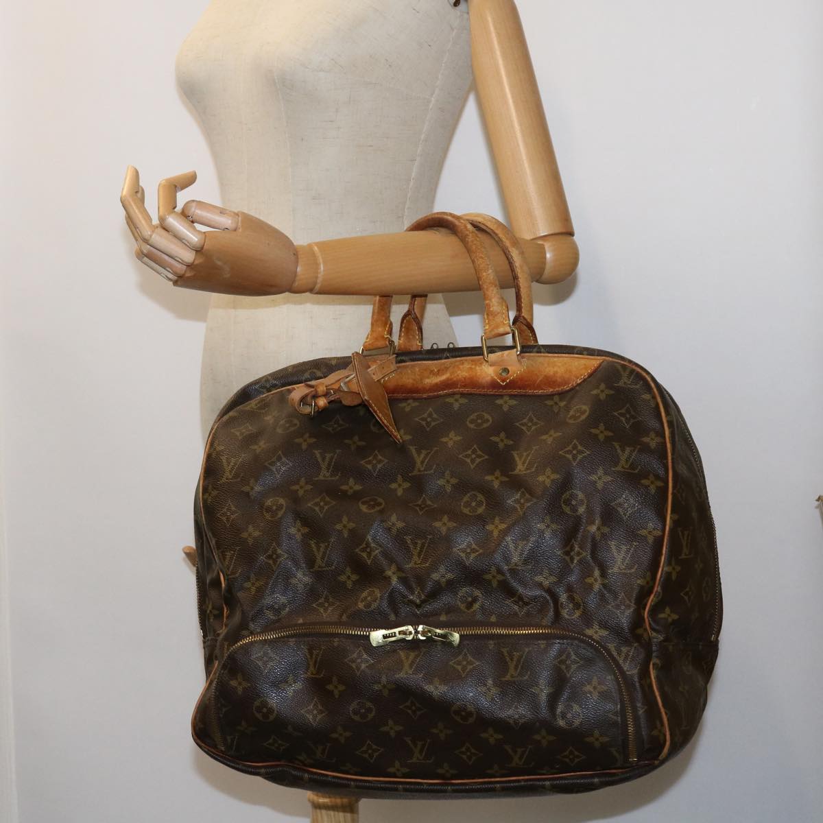 LOUIS VUITTON Monogram Evasion Boston Bag M41443 LV Auth 53993