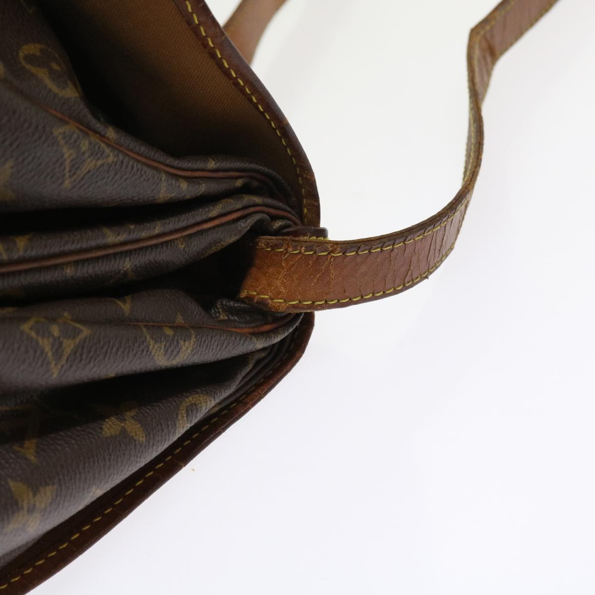 LOUIS VUITTON Monogram Saumur 35 Shoulder Bag M42254 LV Auth 55382