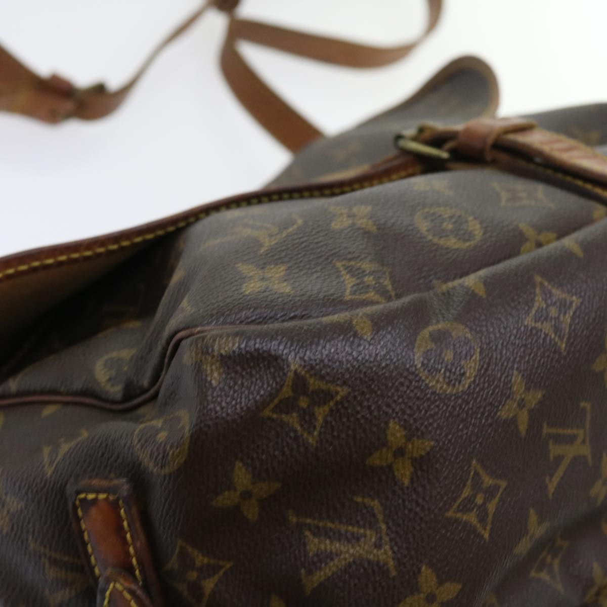 LOUIS VUITTON Monogram Saumur 35 Shoulder Bag M42254 LV Auth 55382