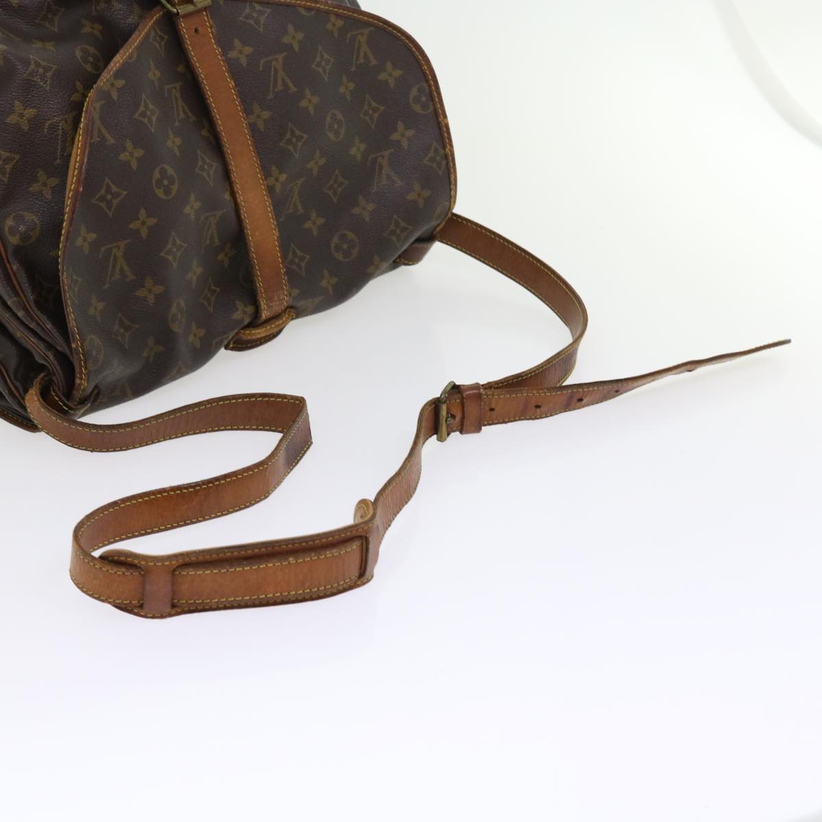 LOUIS VUITTON Monogram Saumur 35 Shoulder Bag M42254 LV Auth 55382