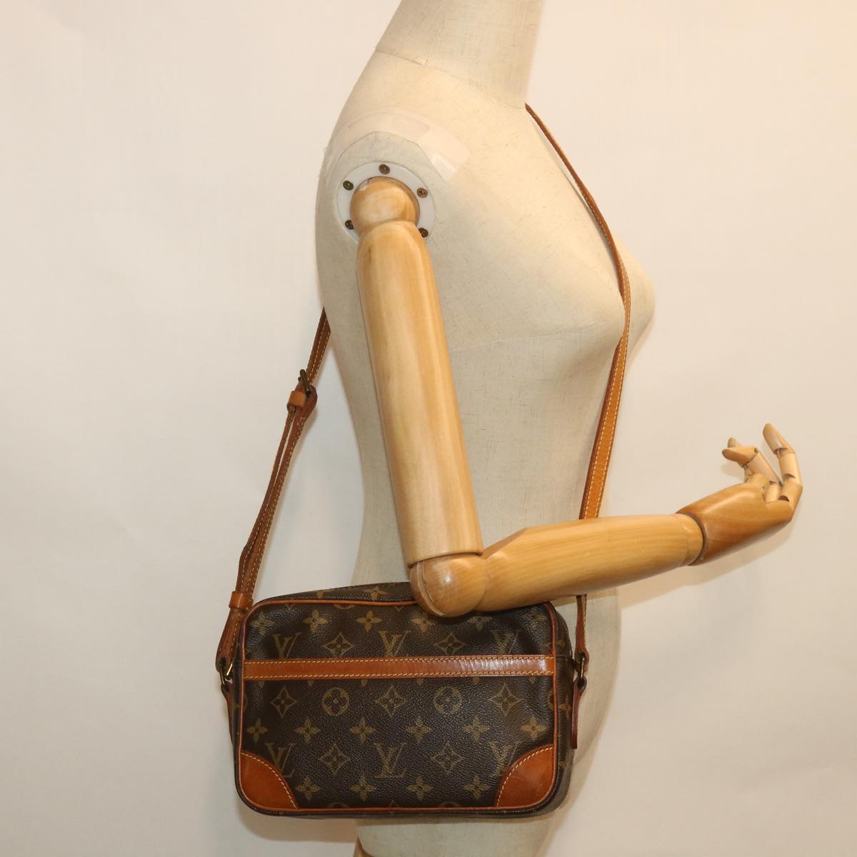 LOUIS VUITTON Monogram Trocadero 23 Shoulder Bag M51276 LV Auth 55794