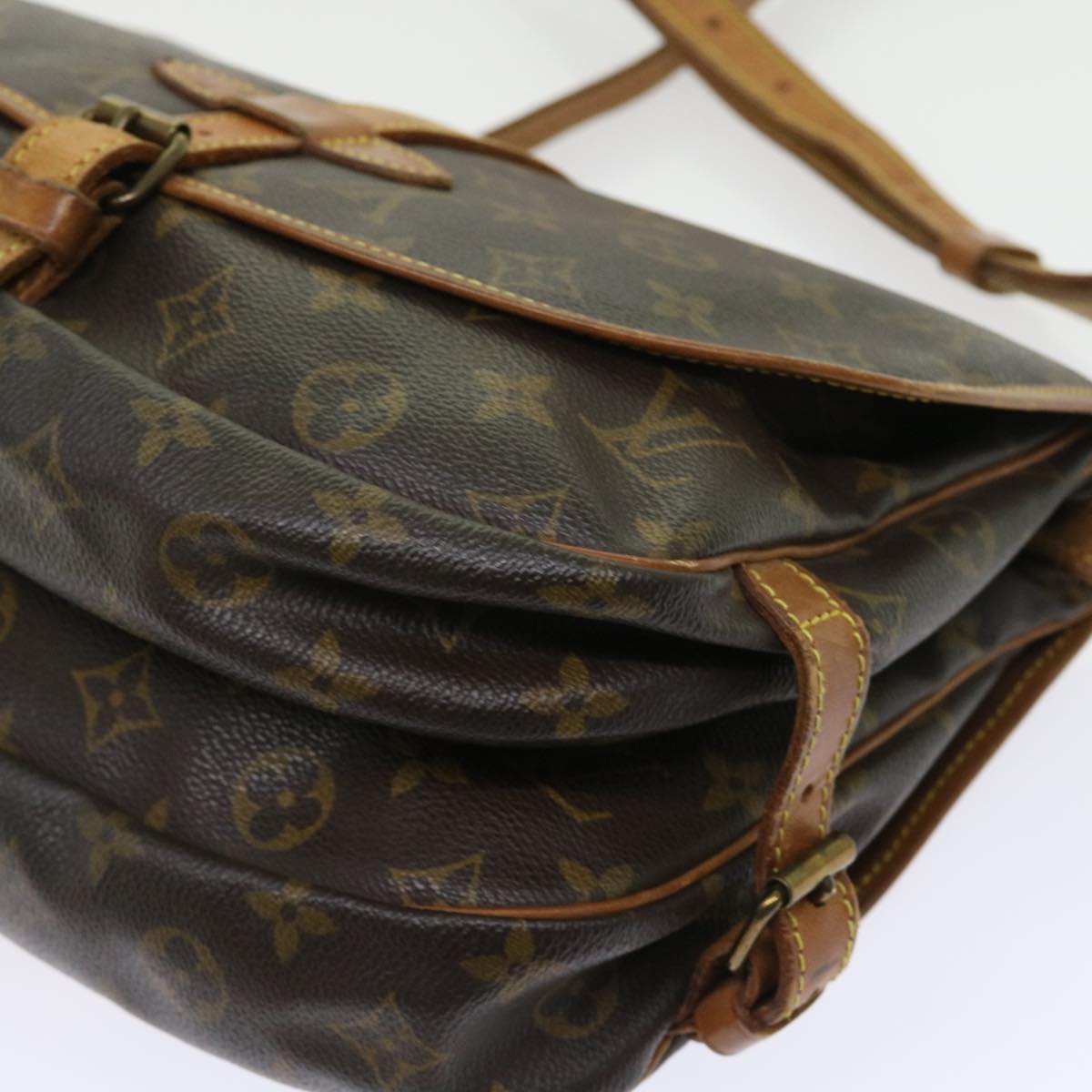 LOUIS VUITTON Monogram Saumur 30 Shoulder Bag M42256 LV Auth 55952