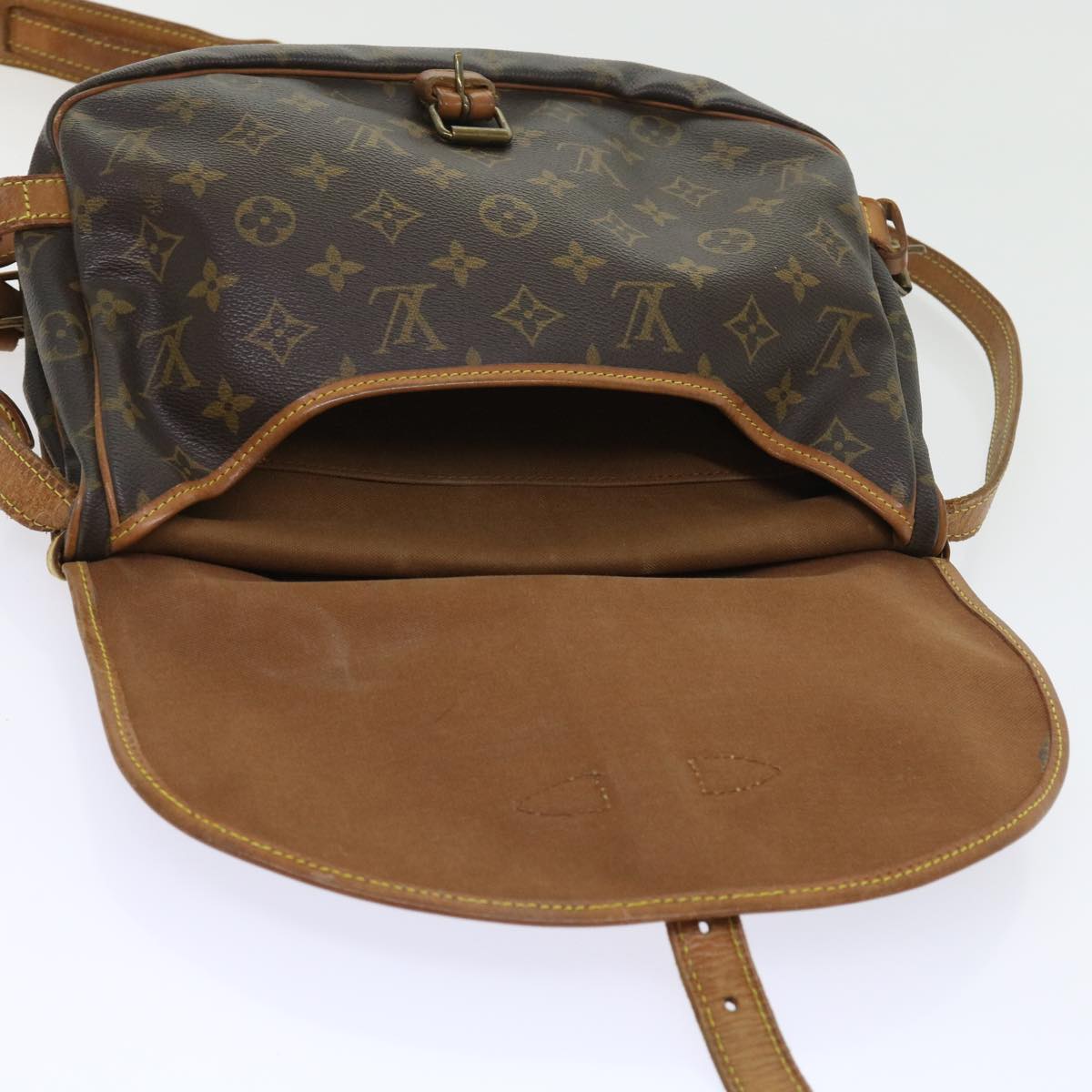 LOUIS VUITTON Monogram Saumur 30 Shoulder Bag M42256 LV Auth 55952