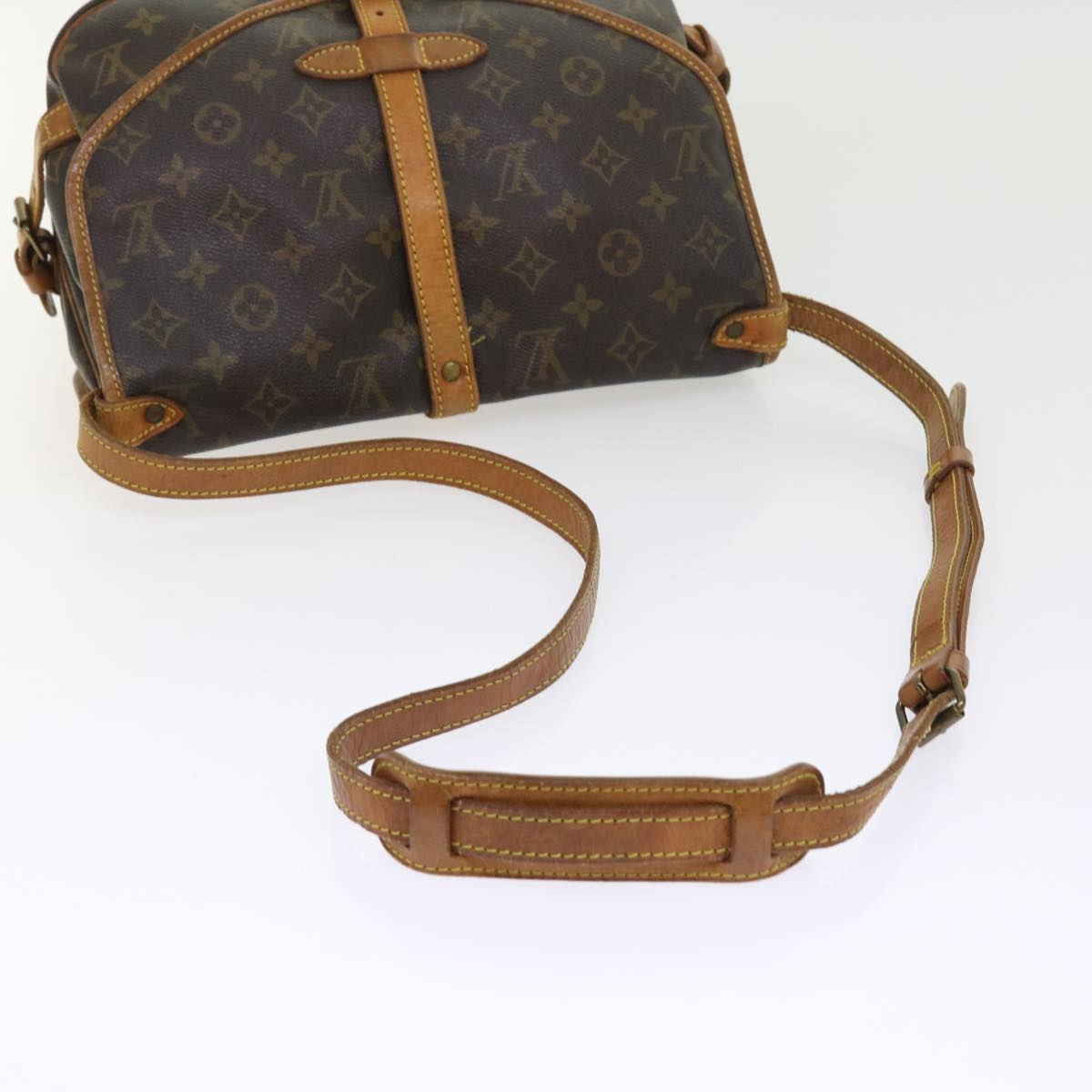 LOUIS VUITTON Monogram Saumur 30 Shoulder Bag M42256 LV Auth 55952