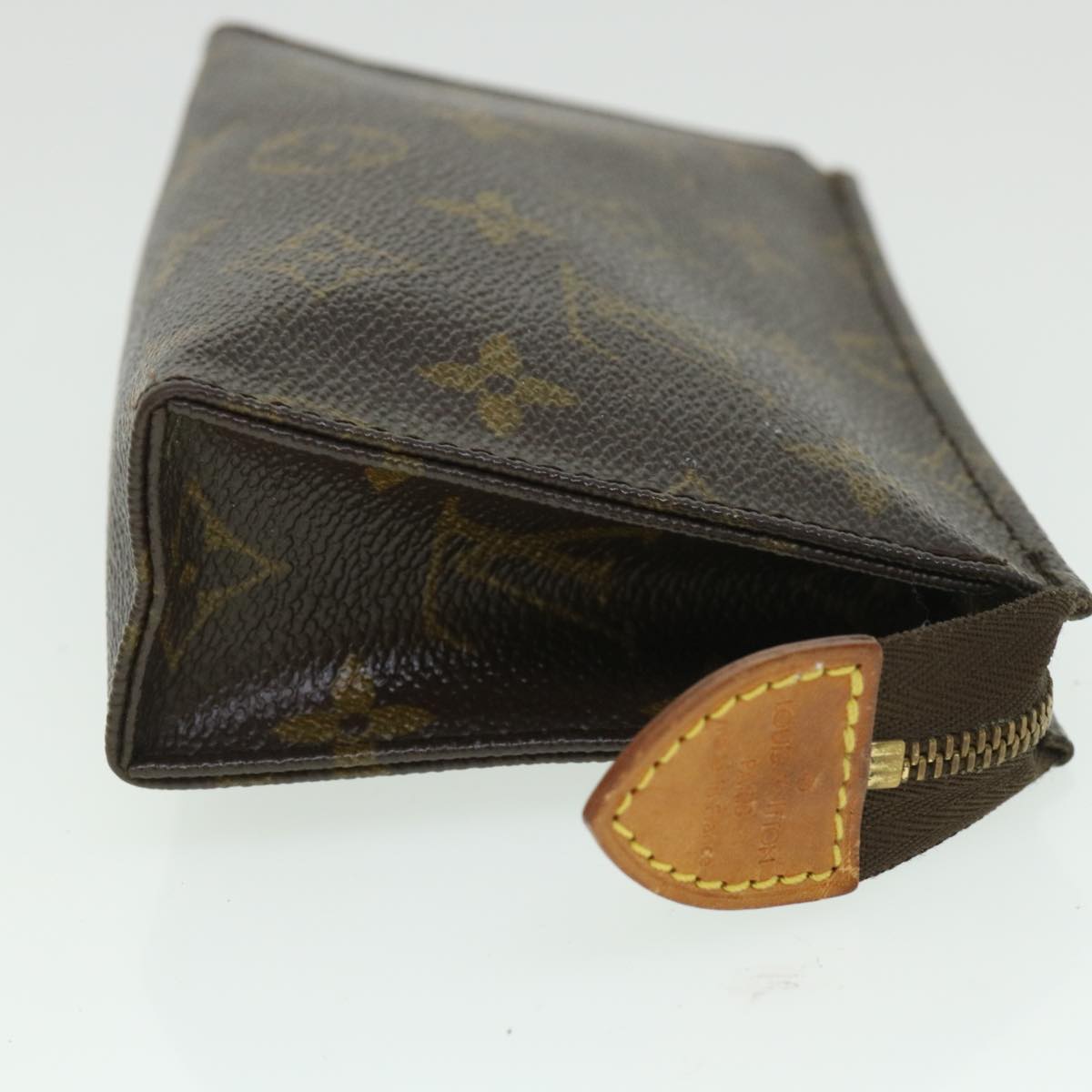 LOUIS VUITTON Monogram Poche Toilette 15 Pouch M47546 LV Auth 56172