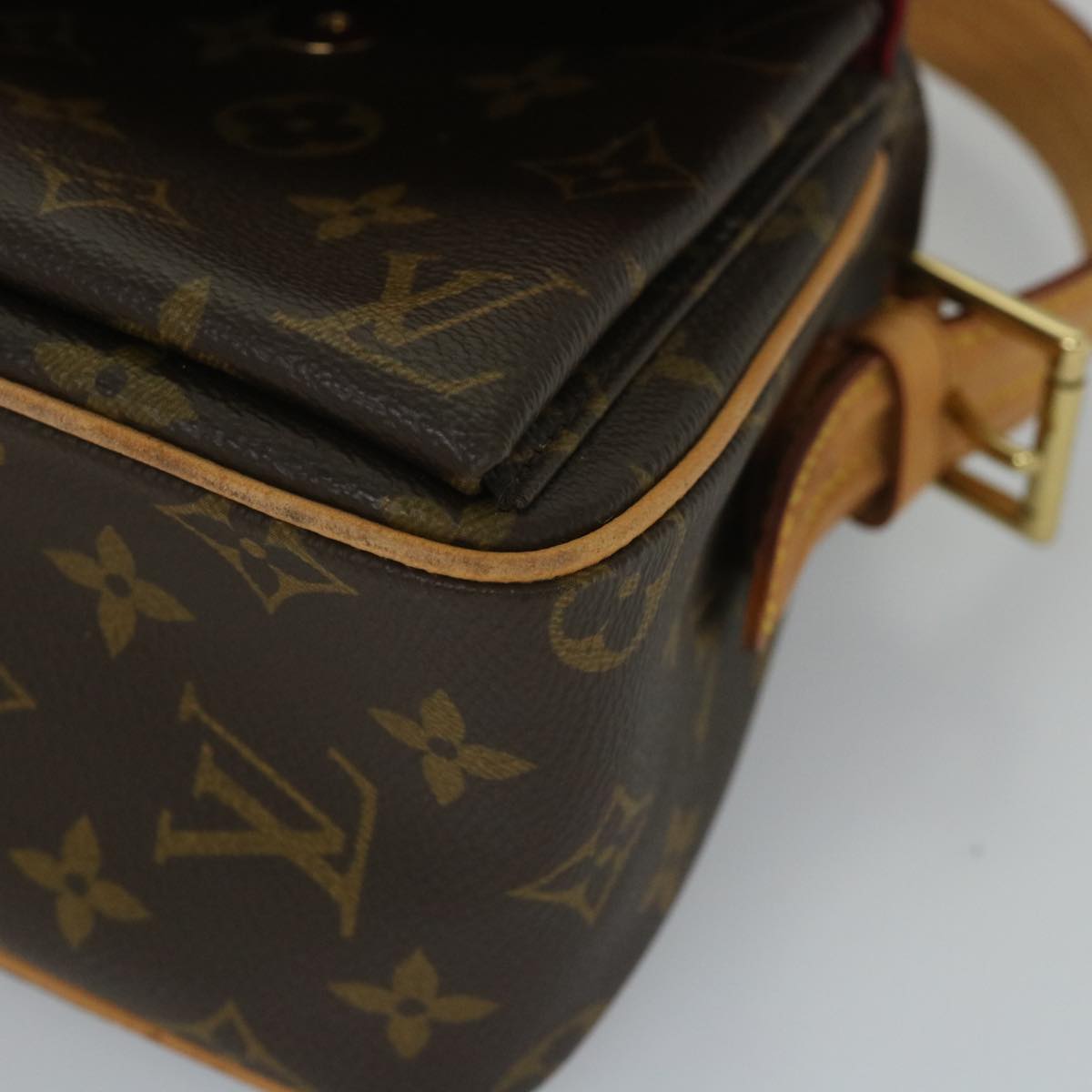 LOUIS VUITTON Monogram Viva Cite MM Shoulder Bag M51164 LV Auth 56730