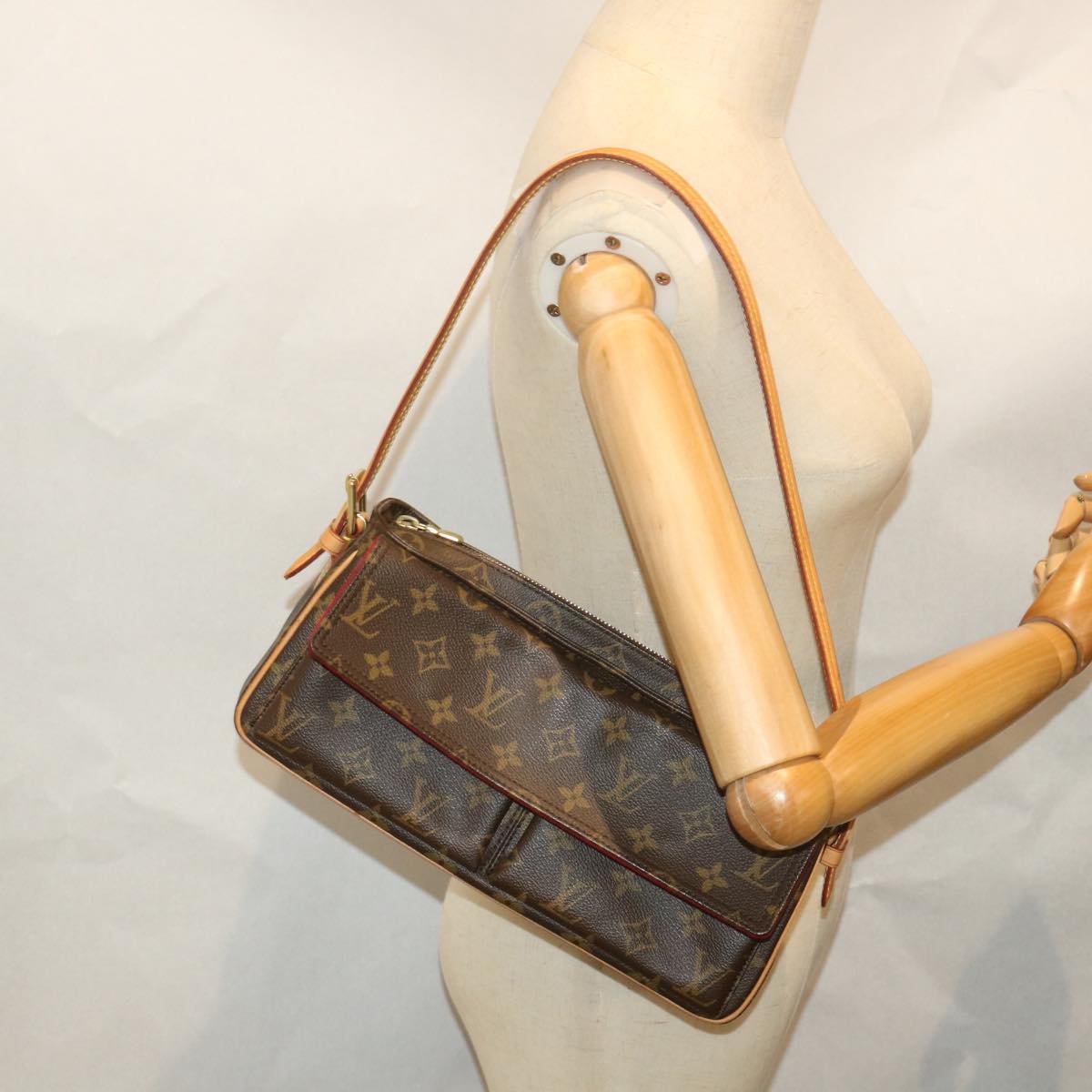 LOUIS VUITTON Monogram Viva Cite MM Shoulder Bag M51164 LV Auth 56730