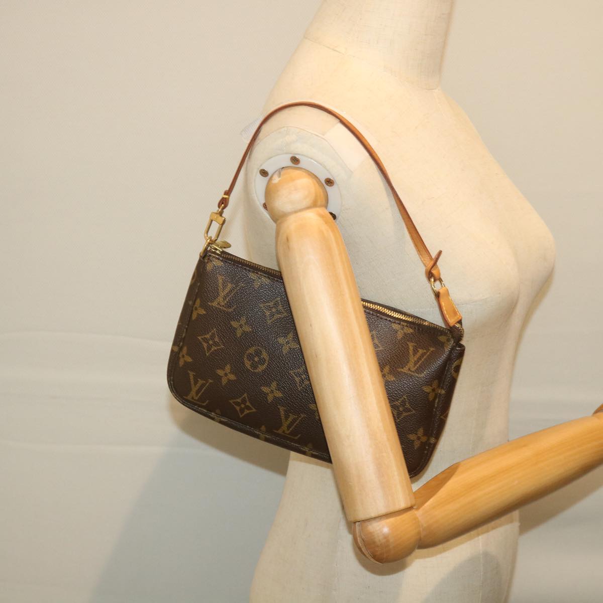 LOUIS VUITTON Monogram Pochette Accessoires Pouch M51980 LV Auth 57461