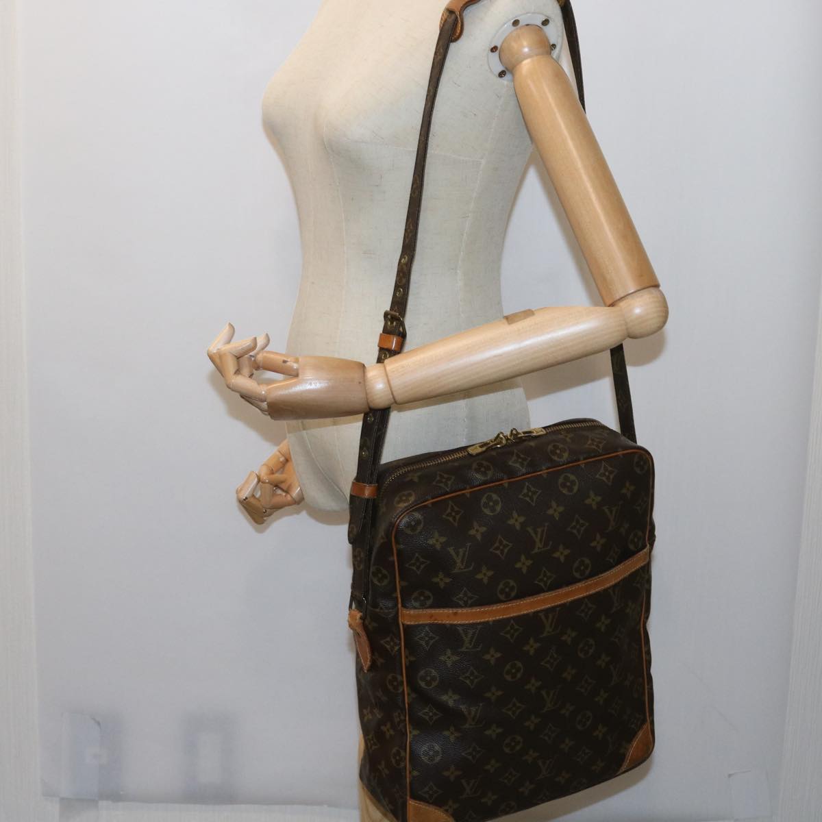 LOUIS VUITTON Monogram Danube GM Shoulder Bag M45262 LV Auth 57592