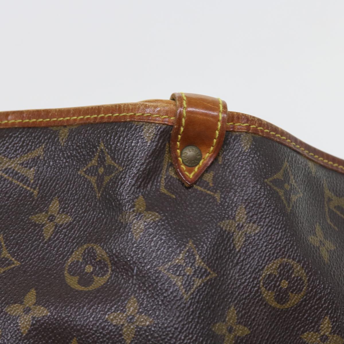 LOUIS VUITTON Monogram Saumur 30 Shoulder Bag M42256 LV Auth 57662