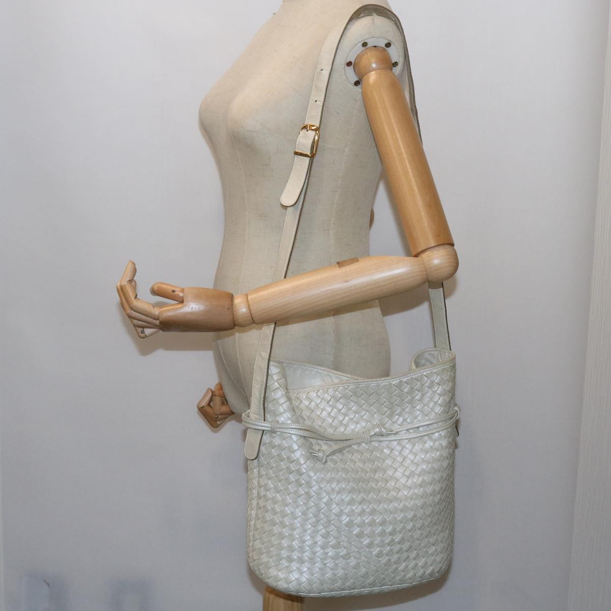 BOTTEGAVENETA INTRECCIATO Shoulder Bag Leather White Auth 57834