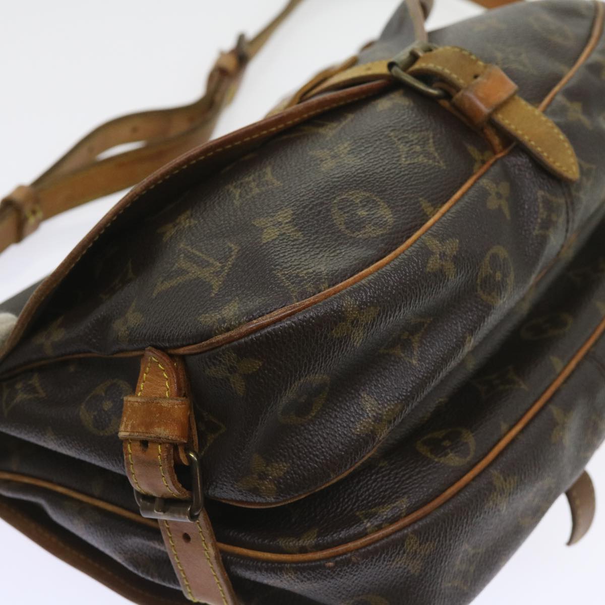 LOUIS VUITTON Monogram Saumur 30 Shoulder Bag M42256 LV Auth 58478