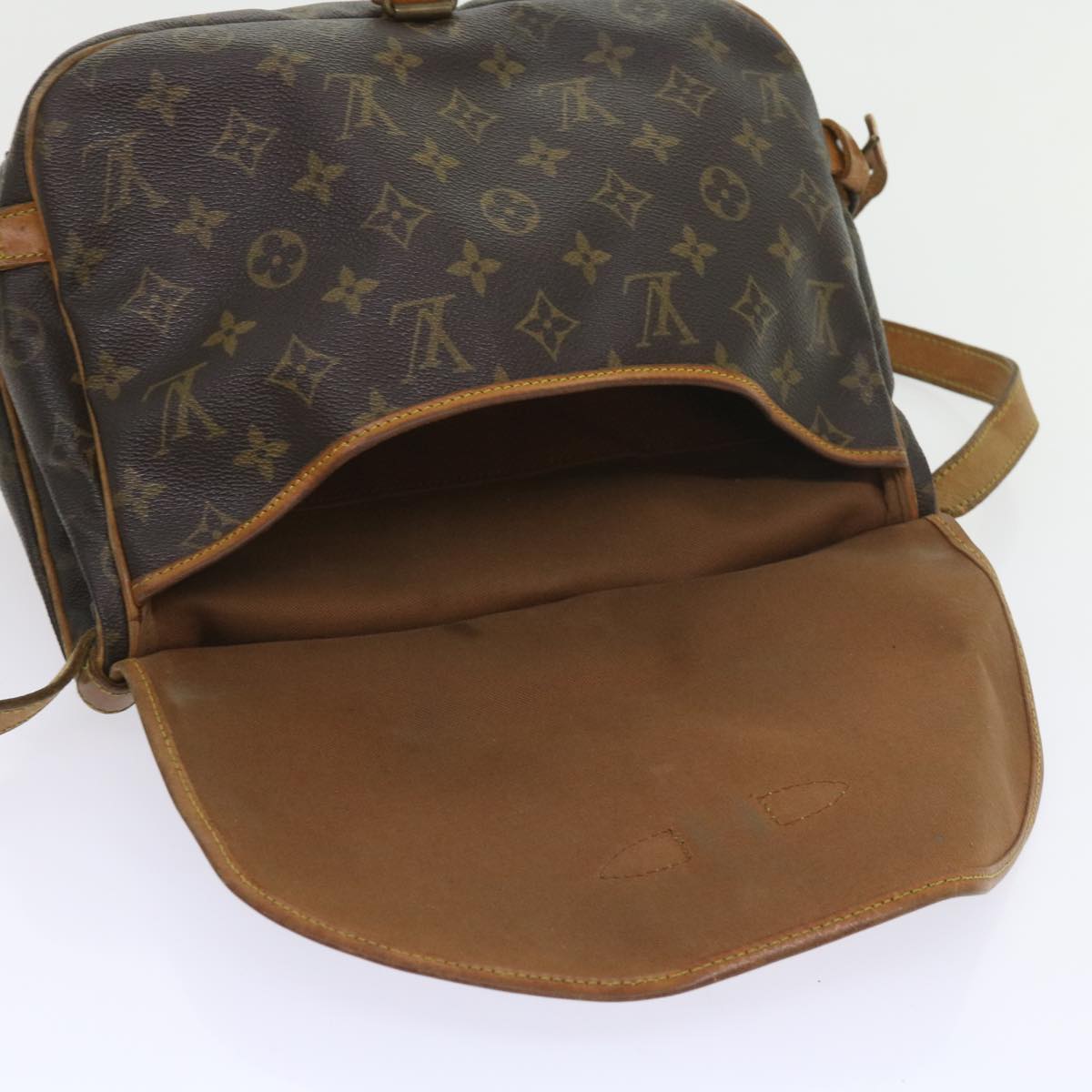 LOUIS VUITTON Monogram Saumur 30 Shoulder Bag M42256 LV Auth 58478