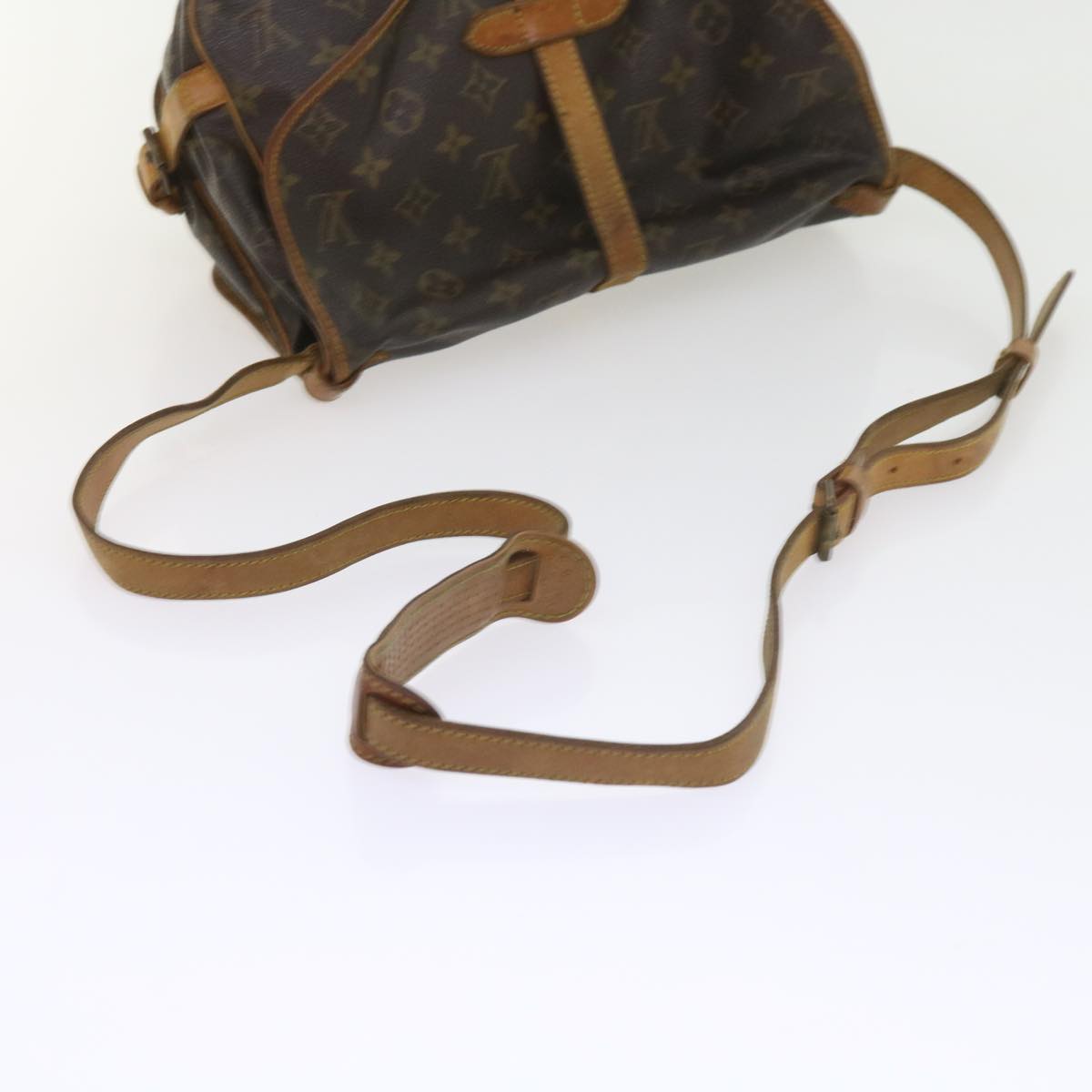 LOUIS VUITTON Monogram Saumur 30 Shoulder Bag M42256 LV Auth 58478