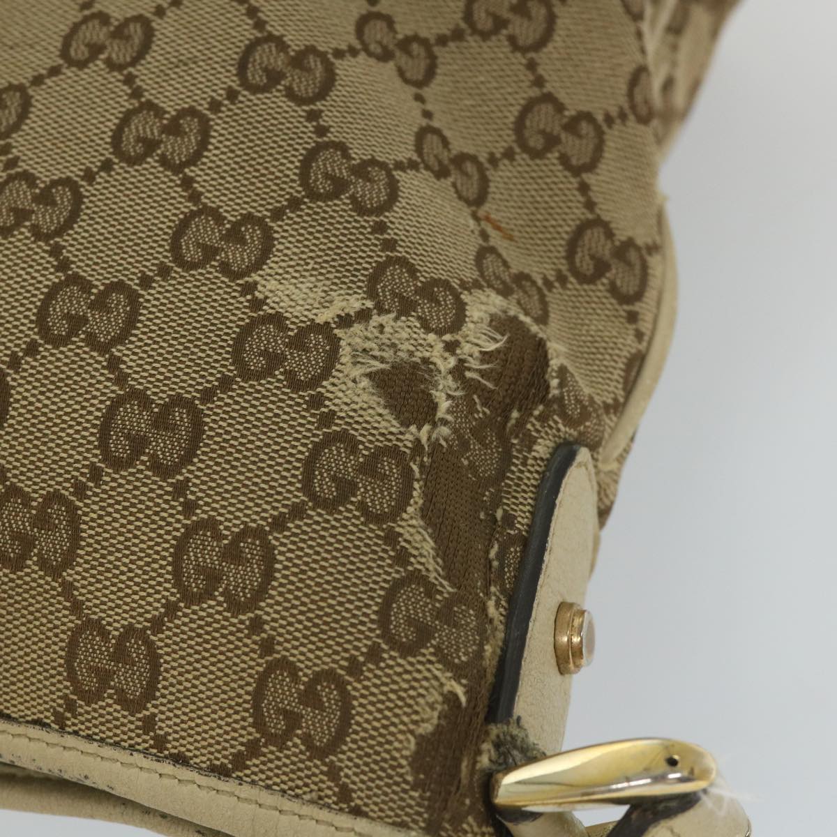 GUCCI GG Canvas Shoulder Bag Beige 131326 Auth 58790