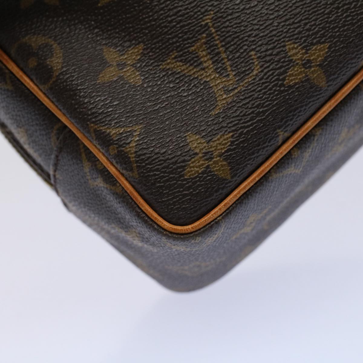 LOUIS VUITTON Monogram Trousse Toilette 25 Clutch Bag M47527 LV Auth 58875