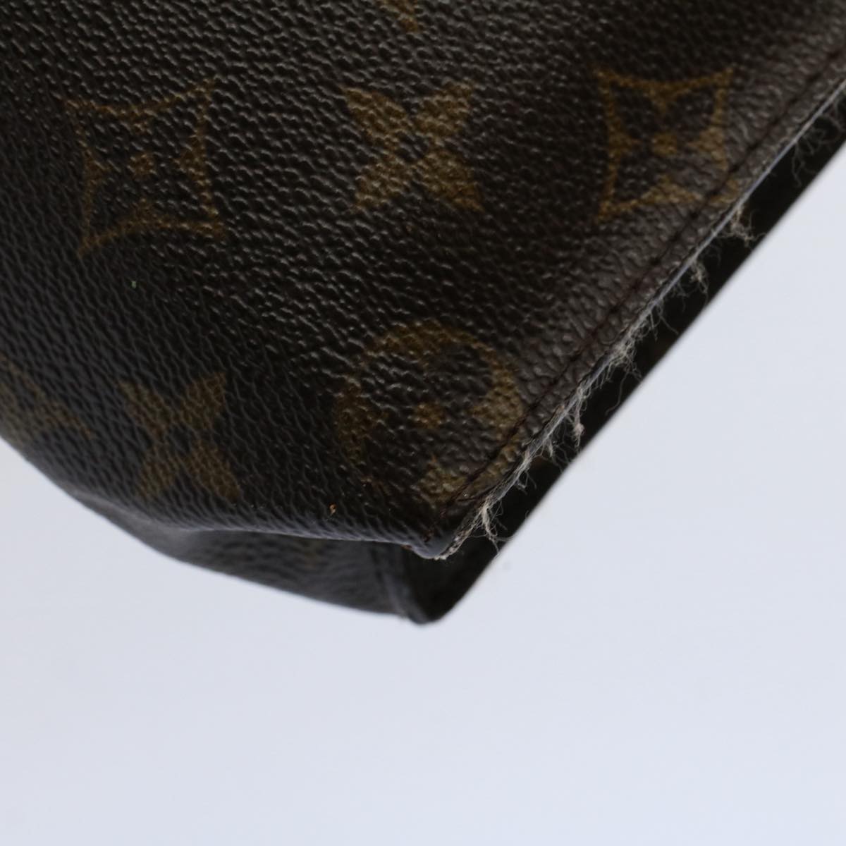 LOUIS VUITTON Monogram Poche Toilette 26 Pouch M47542 LV Auth 59474