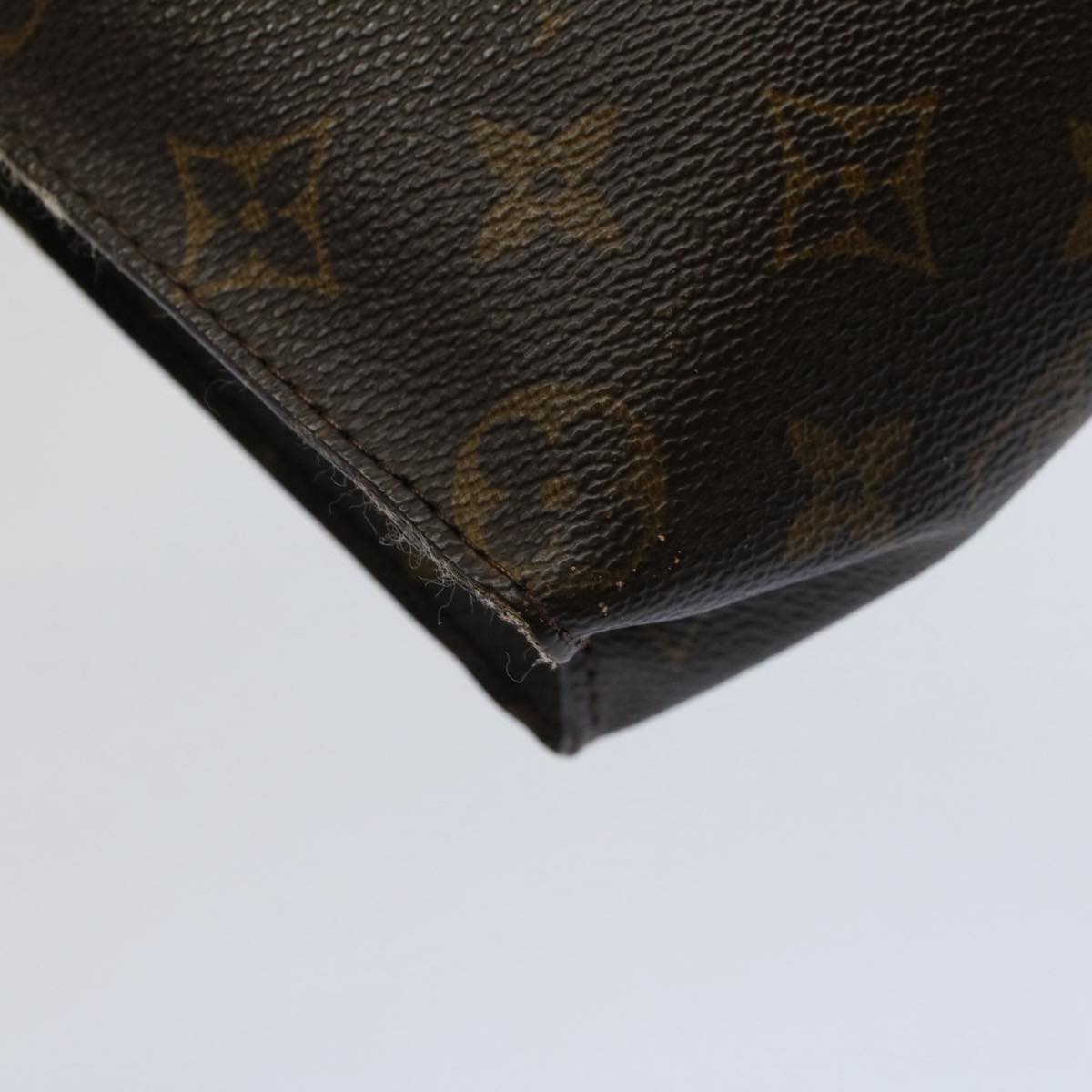 LOUIS VUITTON Monogram Poche Toilette 26 Pouch M47542 LV Auth 59474