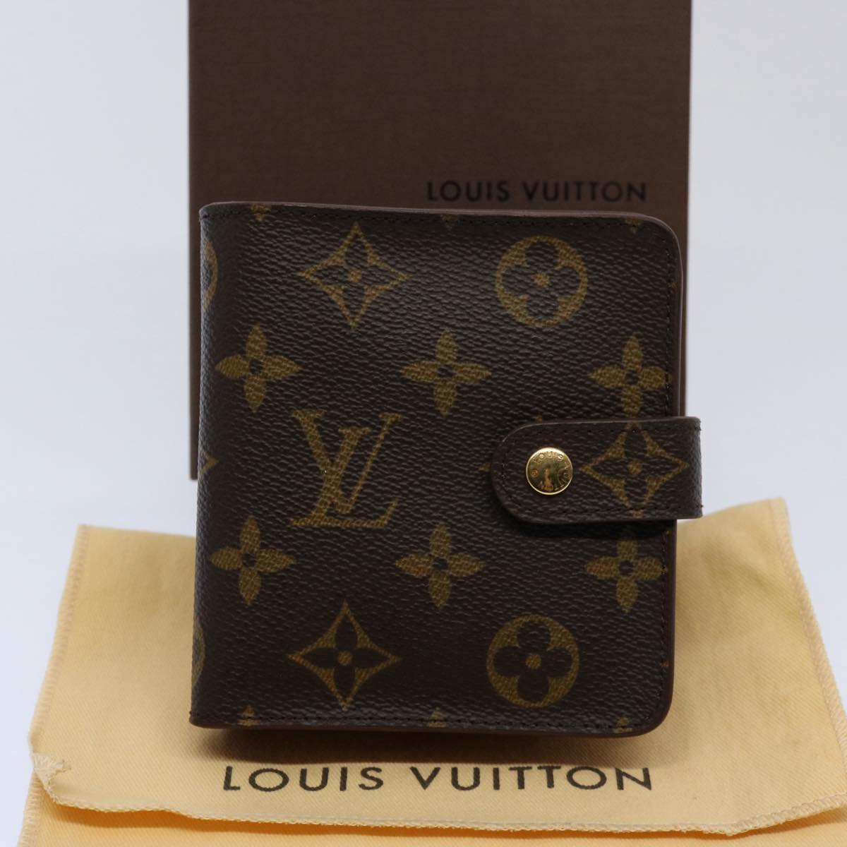 LOUIS VUITTON Monogram Compact Zip Wallet M61667 LV Auth 60039A