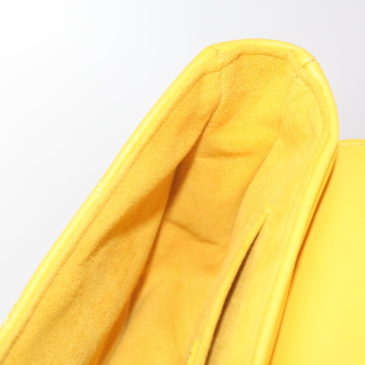 LOUIS VUITTON New Wave Chain Bag PM Shoulder Bag Leather Yellow LV Auth 60852A