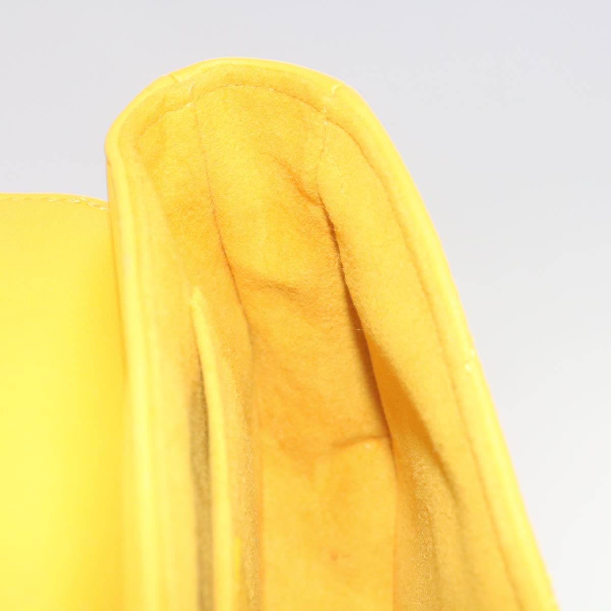 LOUIS VUITTON New Wave Chain Bag PM Shoulder Bag Leather Yellow LV Auth 60852A