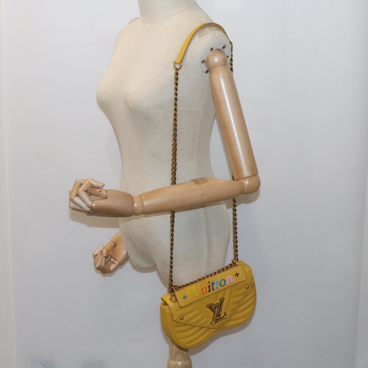 LOUIS VUITTON New Wave Chain Bag PM Shoulder Bag Leather Yellow LV Auth 60852A