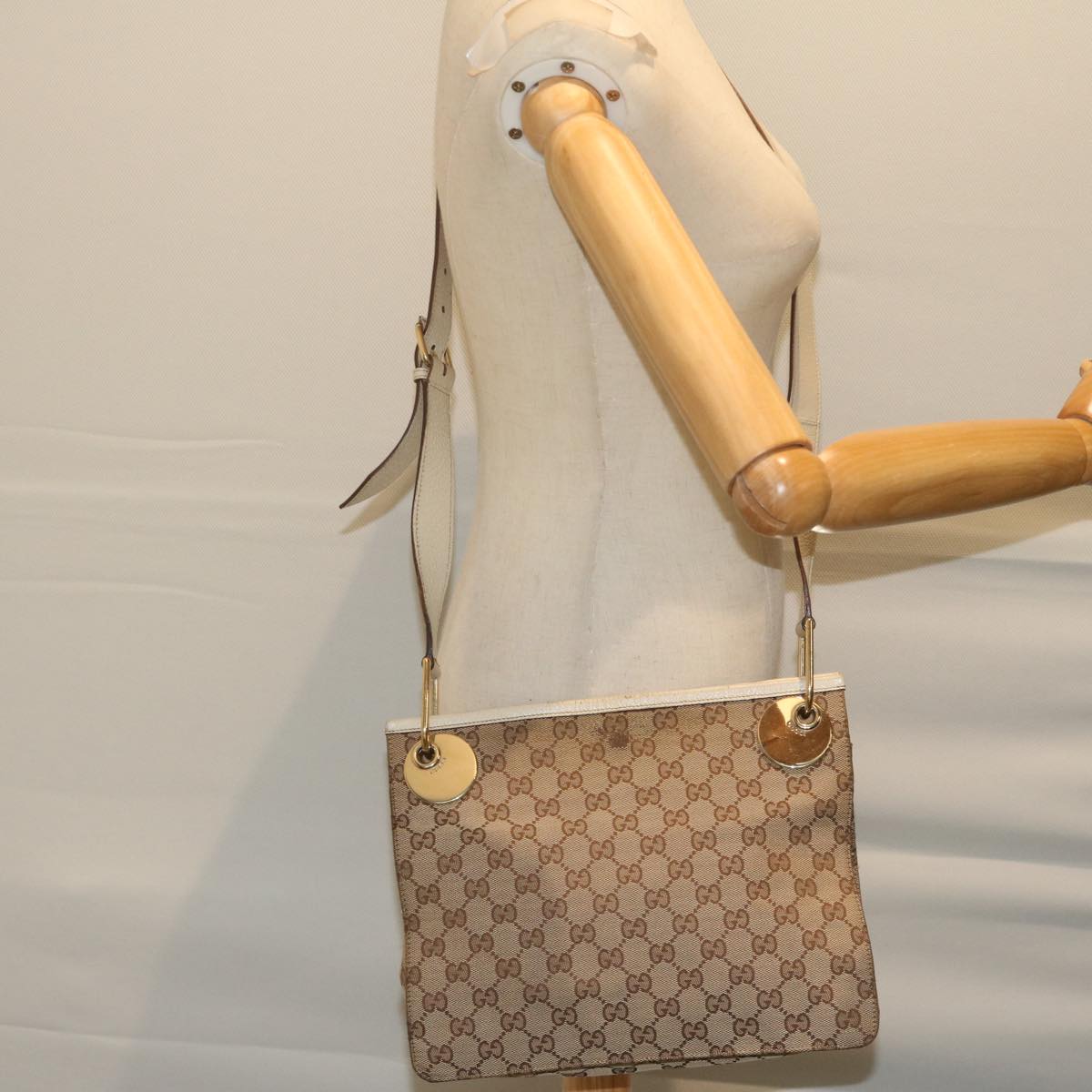 GUCCI GG Canvas Shoulder Bag Beige 120841 Auth 61654