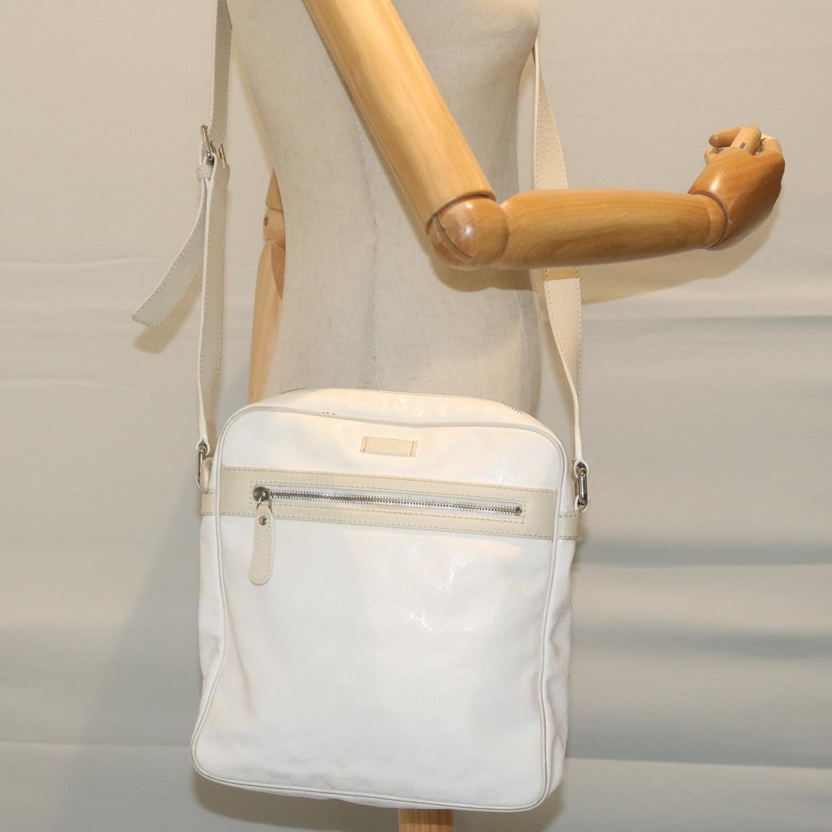 GUCCI GG implementation Shoulder Bag White 201448 Auth 62086