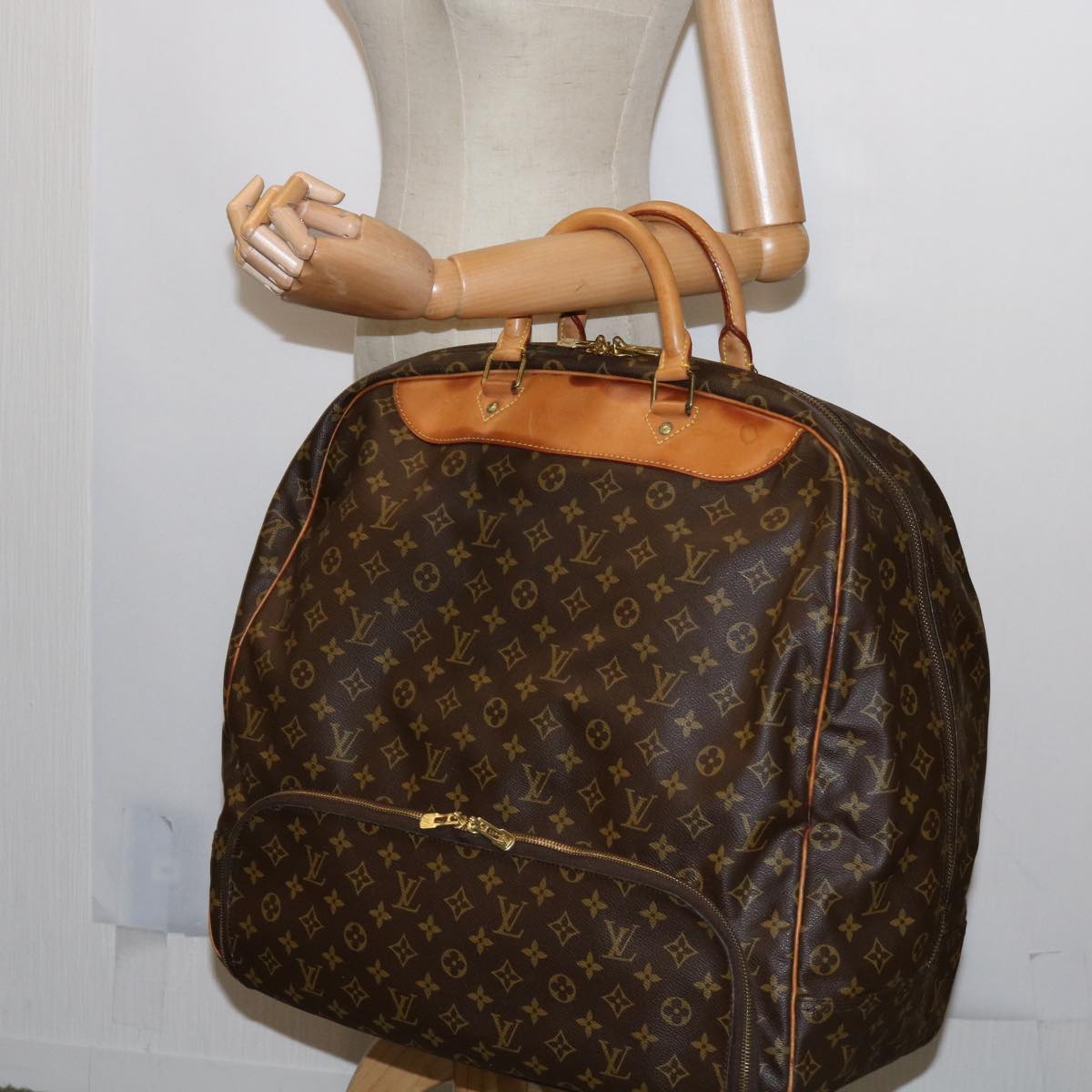 LOUIS VUITTON Monogram Evasion Boston Bag M41443 LV Auth 62632