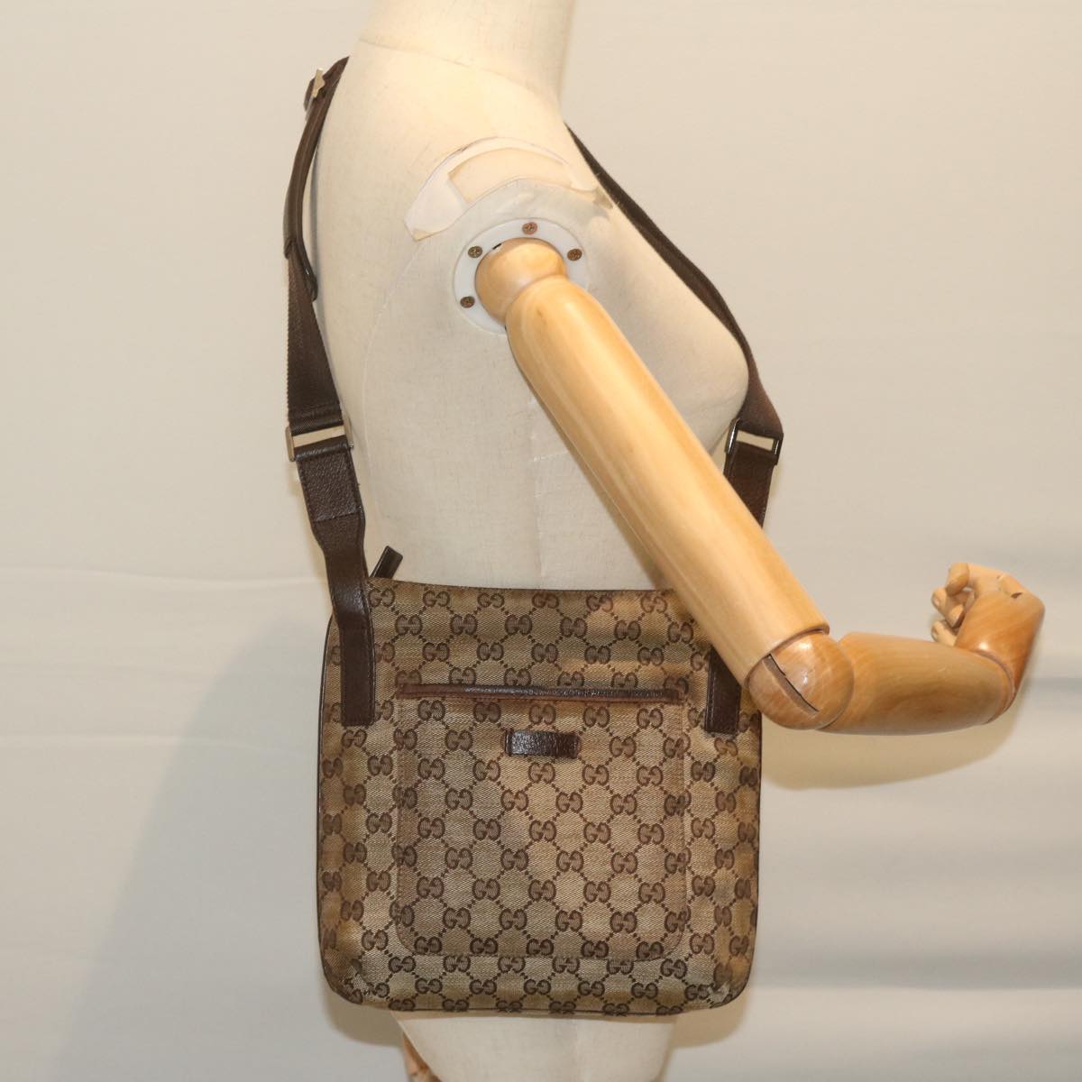 GUCCI GG Canvas Shoulder Bag Beige 122793 Auth 62755