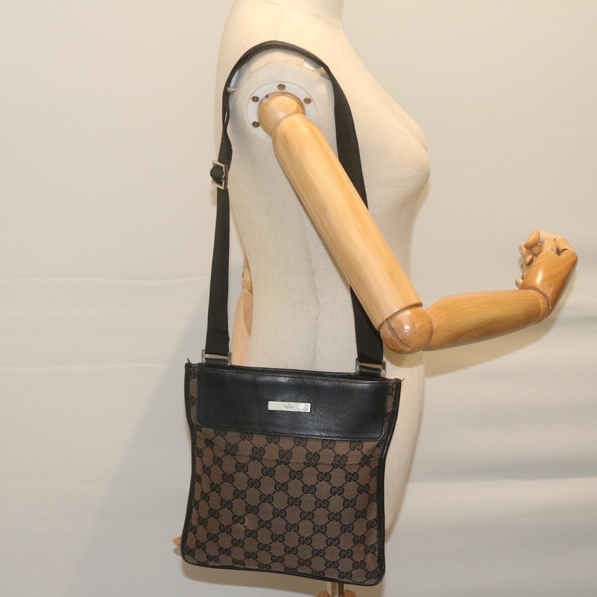 GUCCI GG Canvas Shoulder Bag Black Brown 019 034 200047 Auth 62756