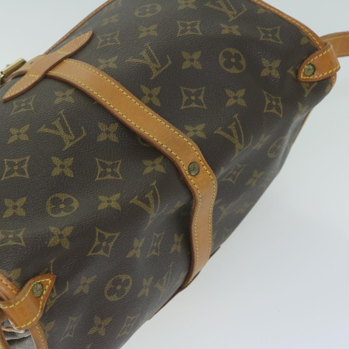 LOUIS VUITTON Monogram Saumur 30 Shoulder Bag M42256 LV Auth 62922