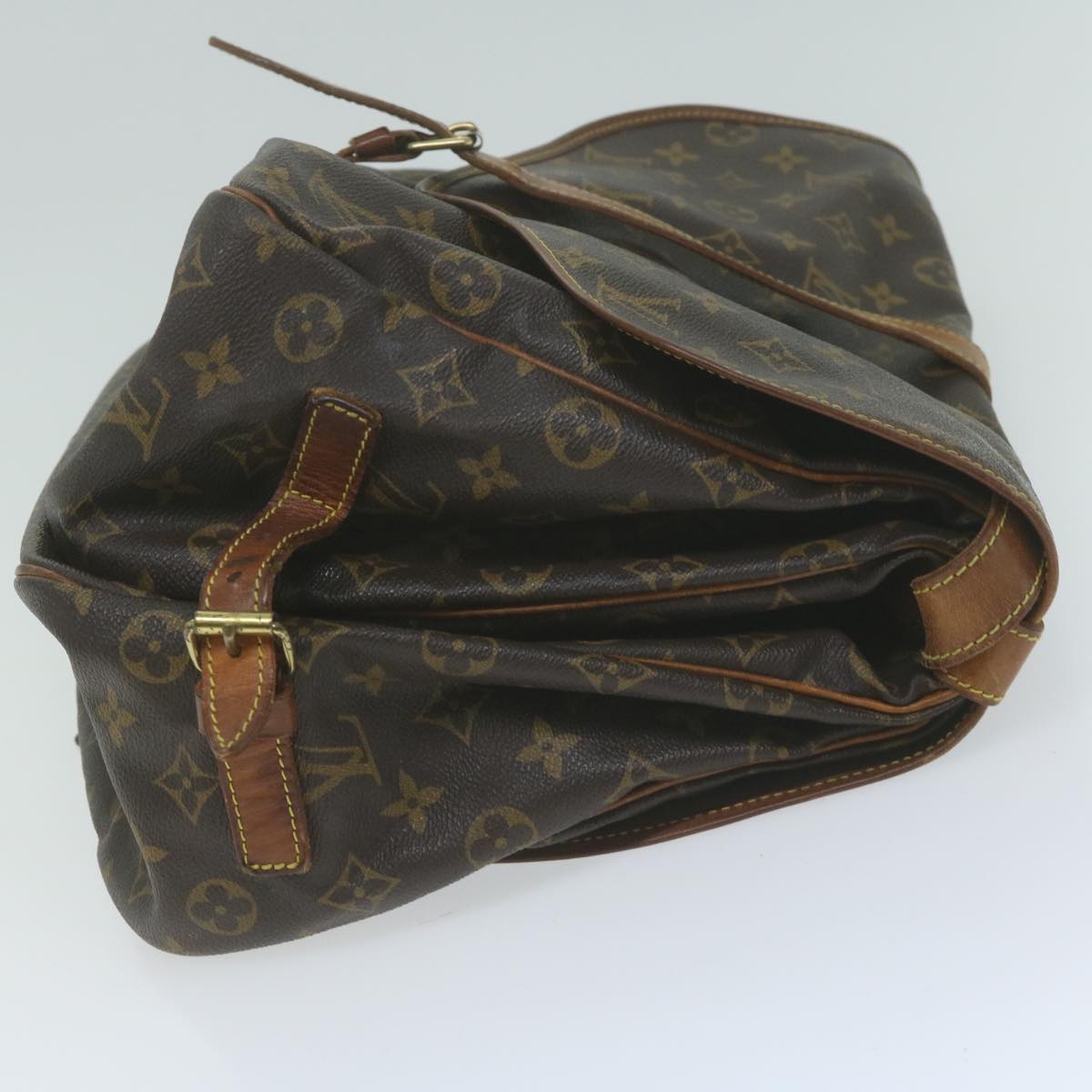 LOUIS VUITTON Monogram Saumur 35 Shoulder Bag M42254 LV Auth 63107