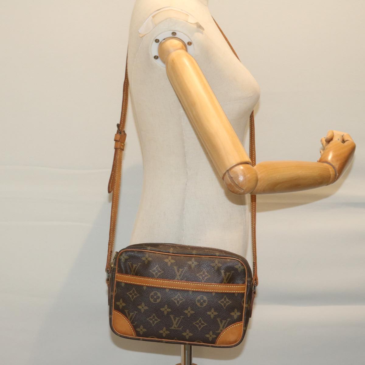 LOUIS VUITTON Monogram Trocadero 23 Shoulder Bag M51276 LV Auth 63154